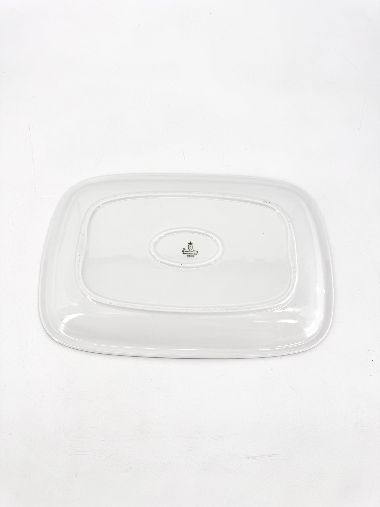 Porzellan-Geschirr in minimalistischem Design. Von Winterling