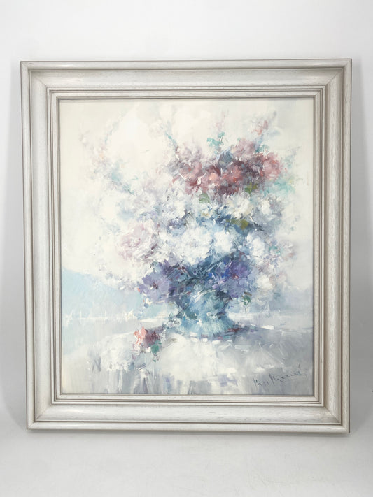 Ölgemälde von Ingfried Paul Henze-Morro: Weißes Stillleben mit Blumen-Motiv.
