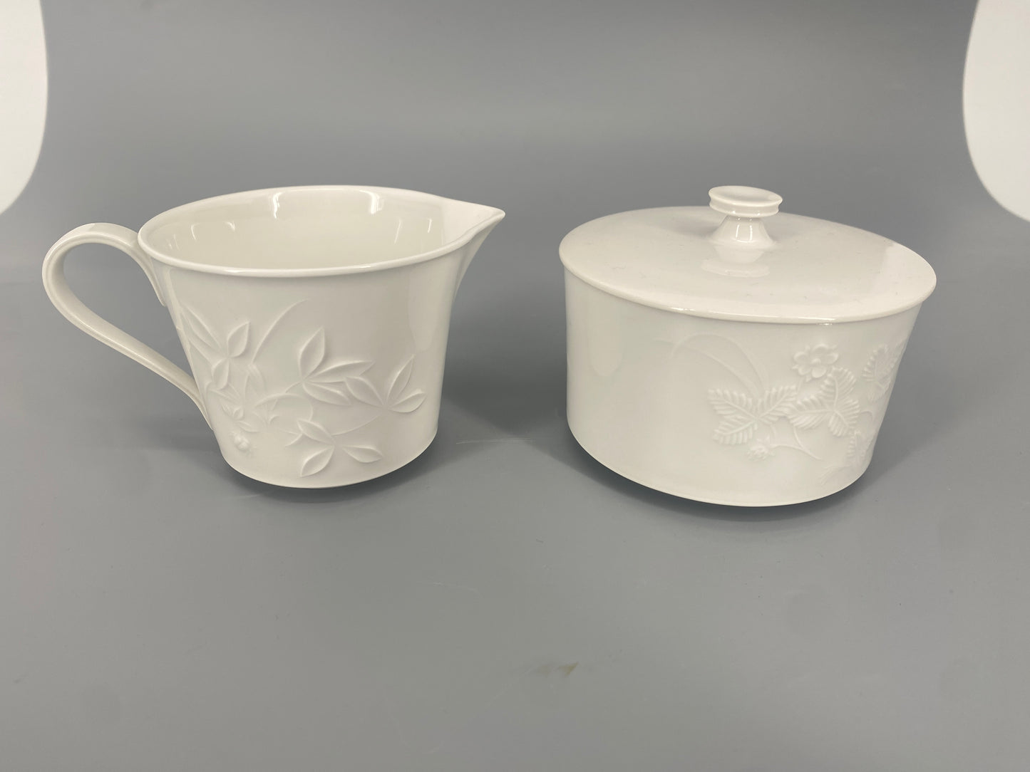 KPM Berlin Porzellan Milch und Zuckerset mit Feldblumen  von Trude Petri