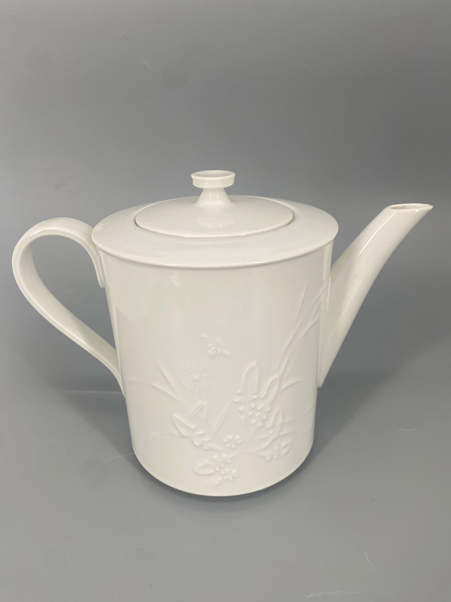 KPM Berlin Porzellan Kaffeekanne mit Feldblumen  von Trude Petri
