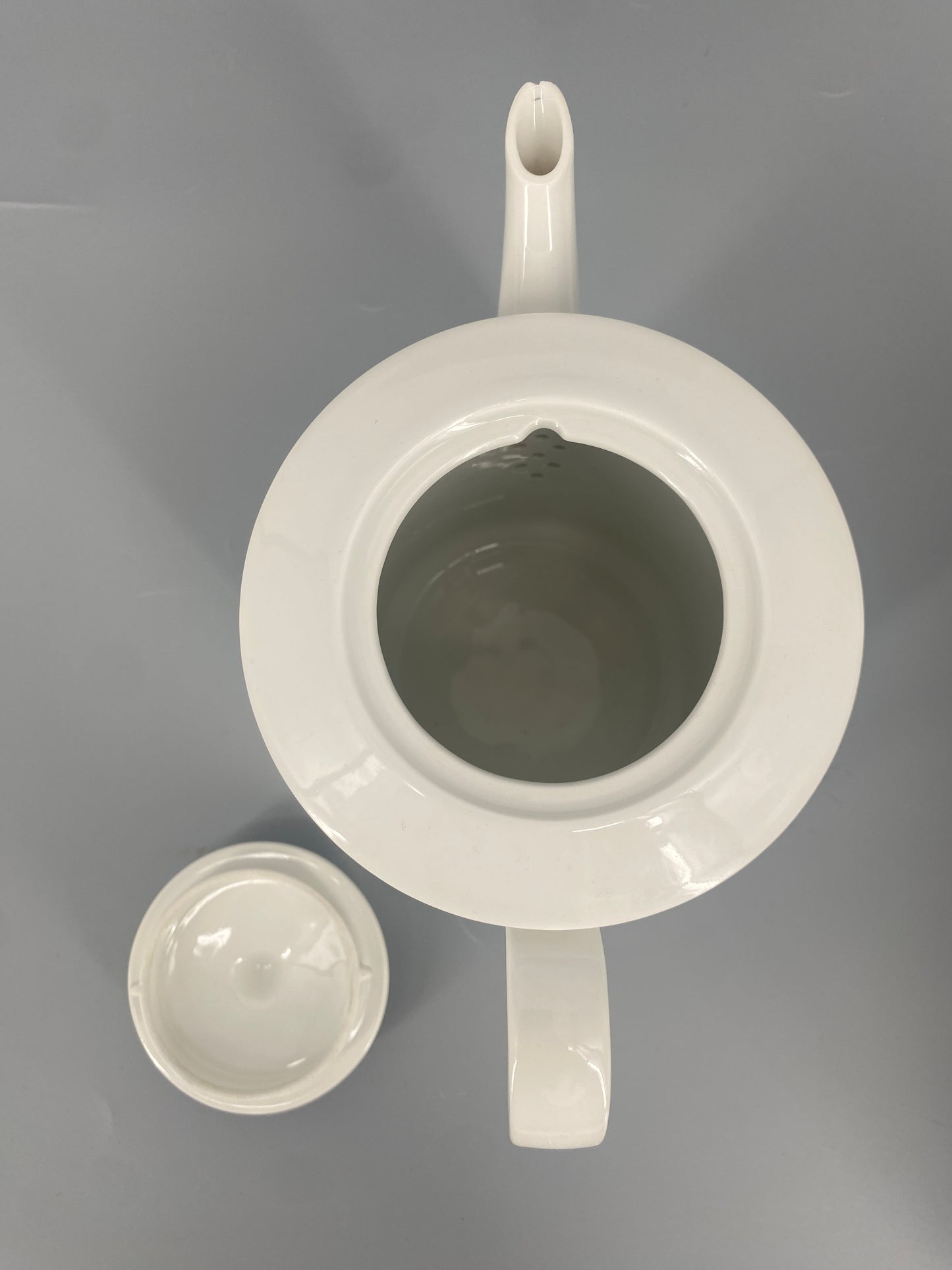 KPM Berlin Porzellan Kaffeekanne mit Feldblumen  von Trude Petri