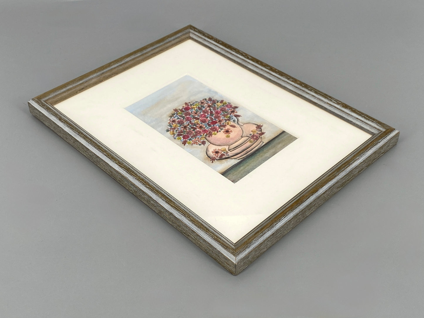 Gerahmtes Aquarellgemälde mit Tuschekonturen "Blumentässchen" von Hannelore Heise, 1996