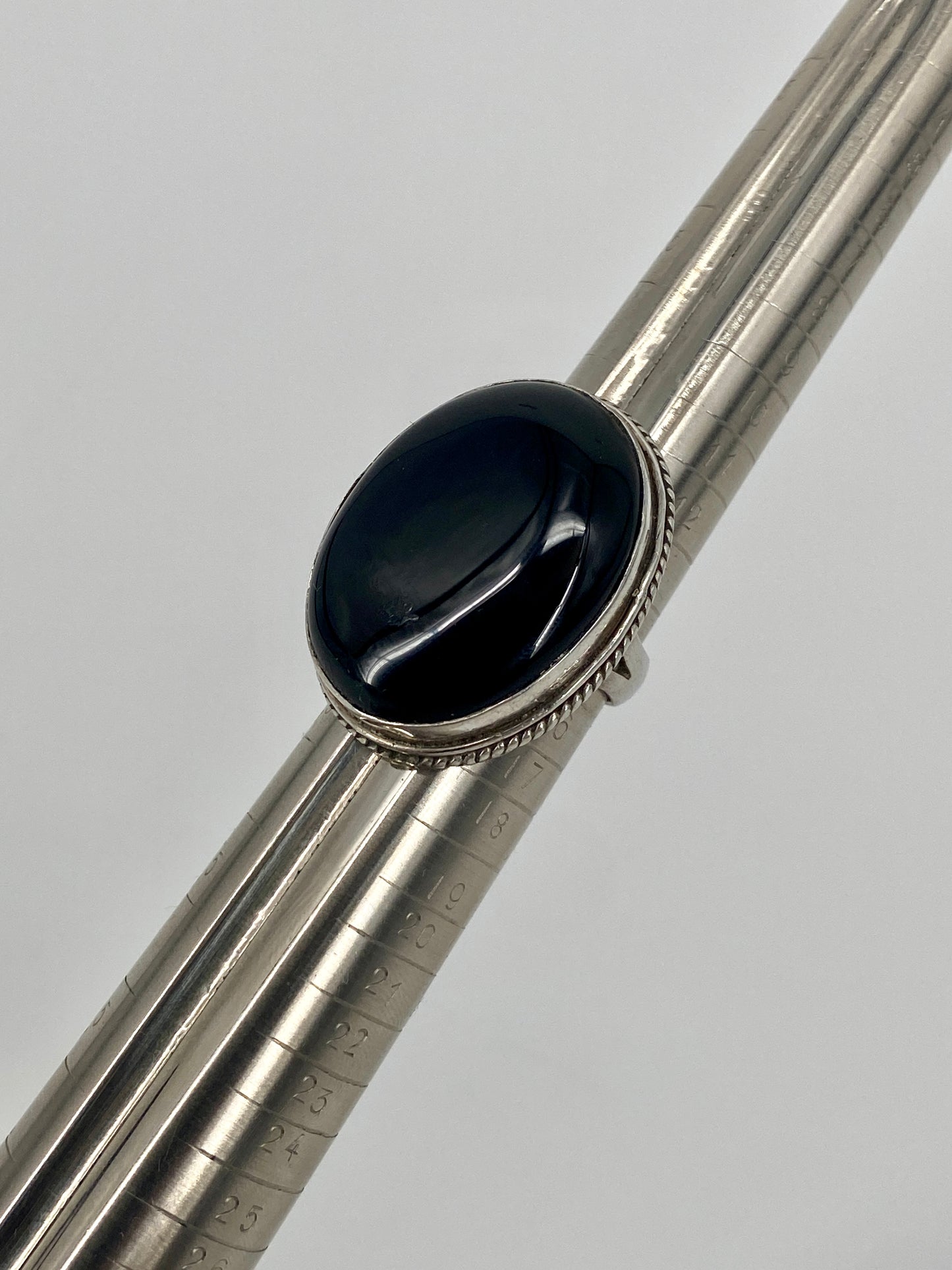 Statement Ring aus 925er Silber mit großem Onyx Stein