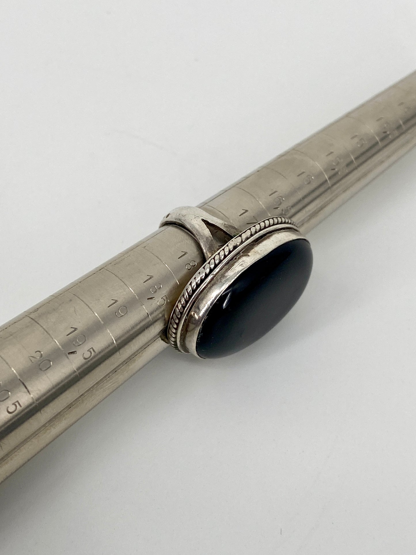 Statement Ring aus 925er Silber mit großem Onyx Stein