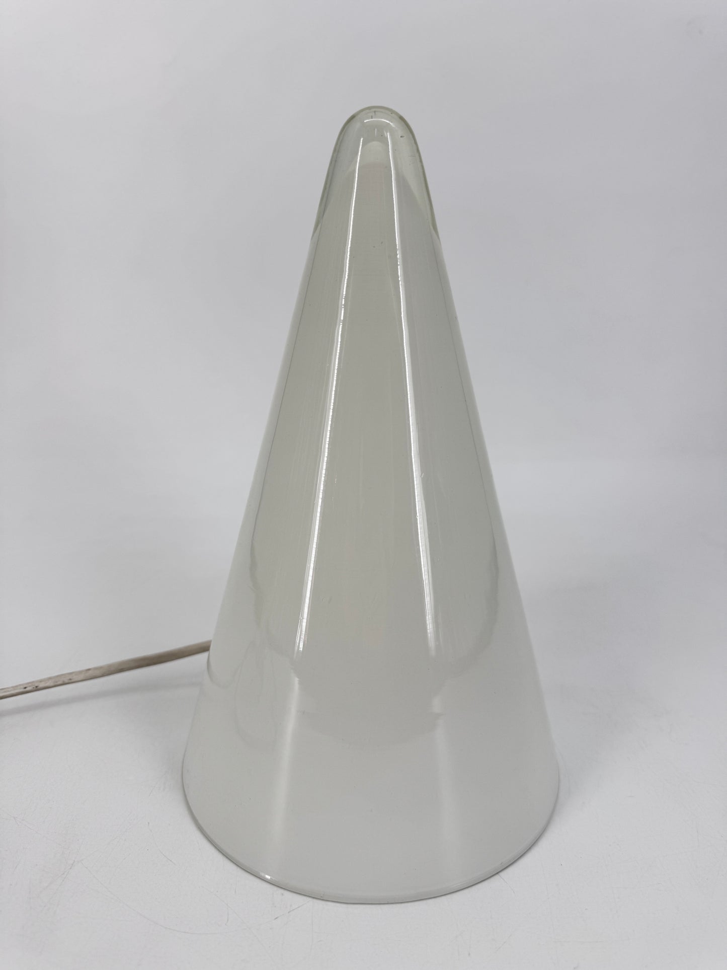 Tischlampe, Glaskegel, Opalglas, Frankreich, 70er