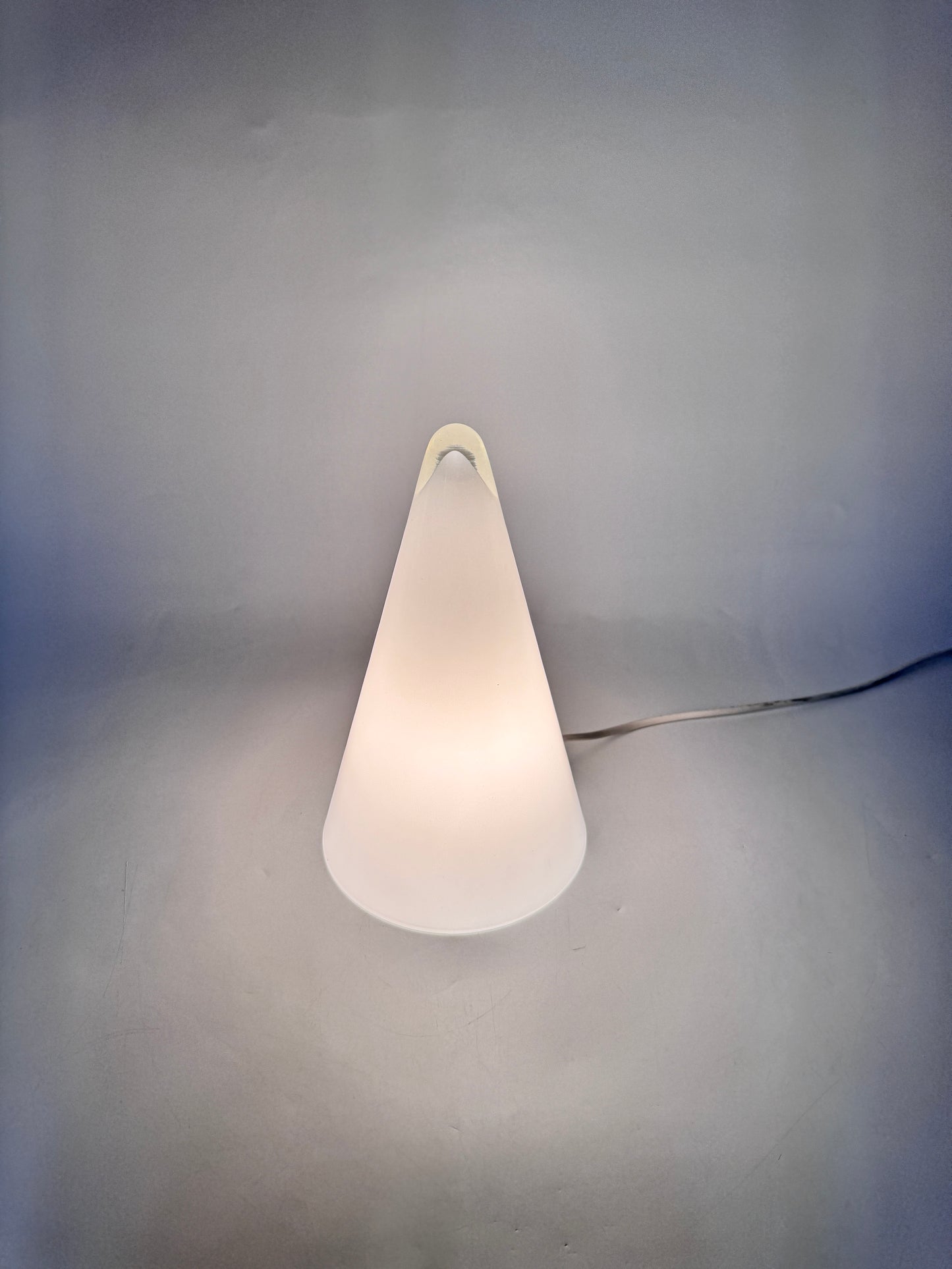 Tischlampe, Glaskegel, Opalglas, Frankreich, 70er