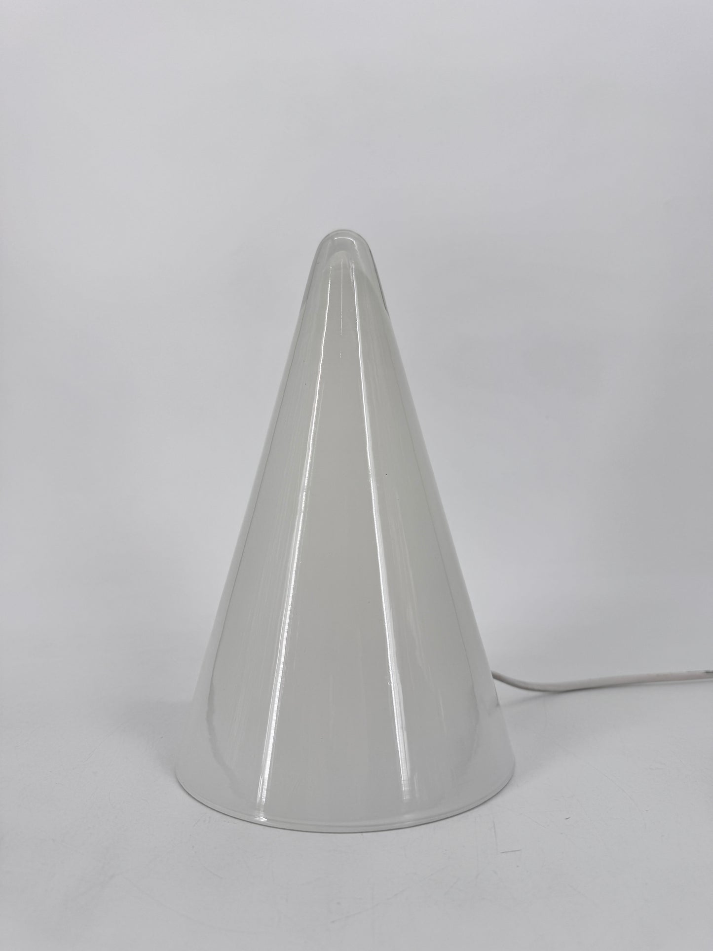 Tischlampe, Glaskegel, Opalglas, Frankreich, 70er