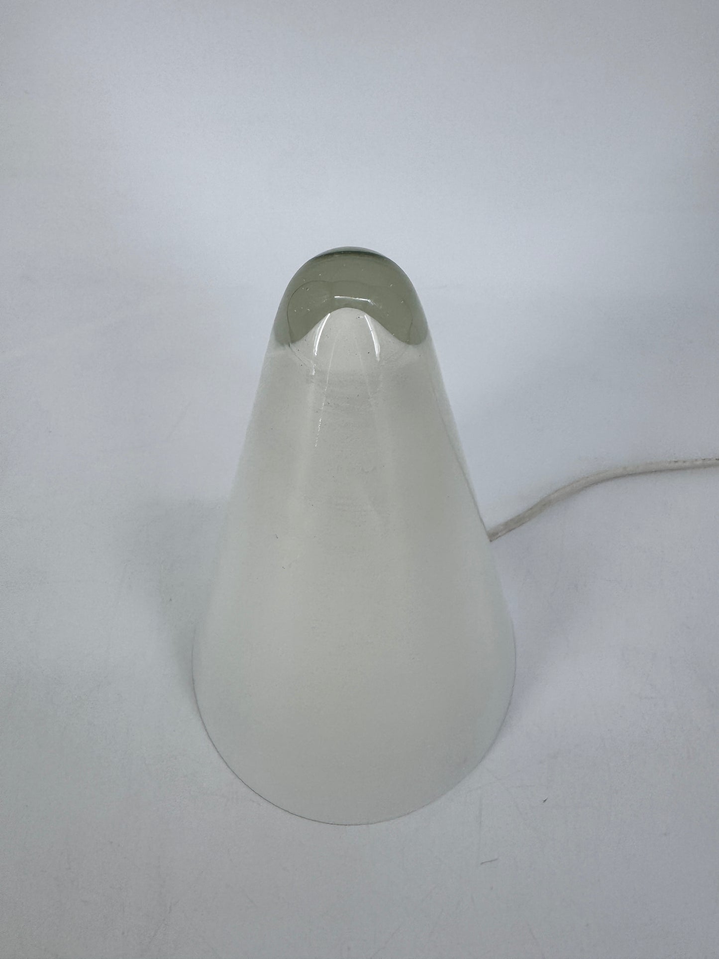 Tischlampe, Glaskegel, Opalglas, Frankreich, 70er
