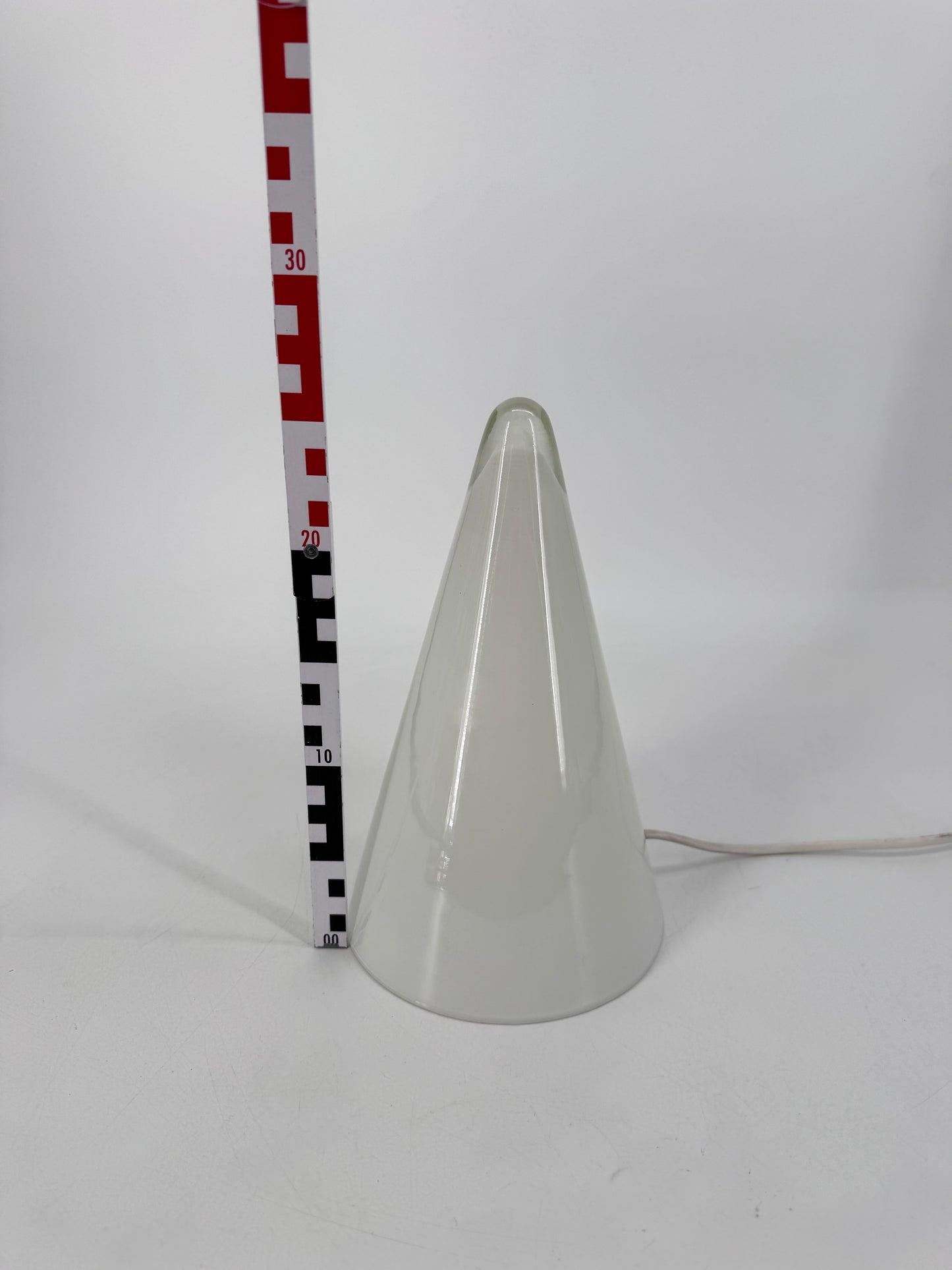 Tischlampe, Glaskegel, Opalglas, Frankreich, 70er