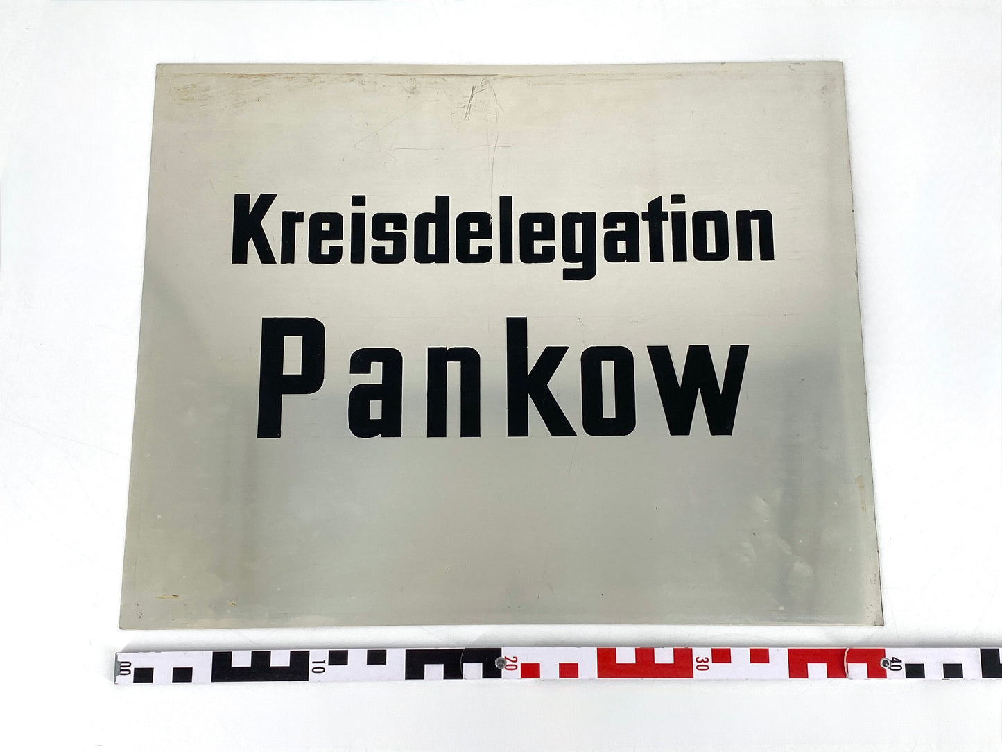 Zwei originale Metallschilder aus der DDR-Zeiten, gemalt