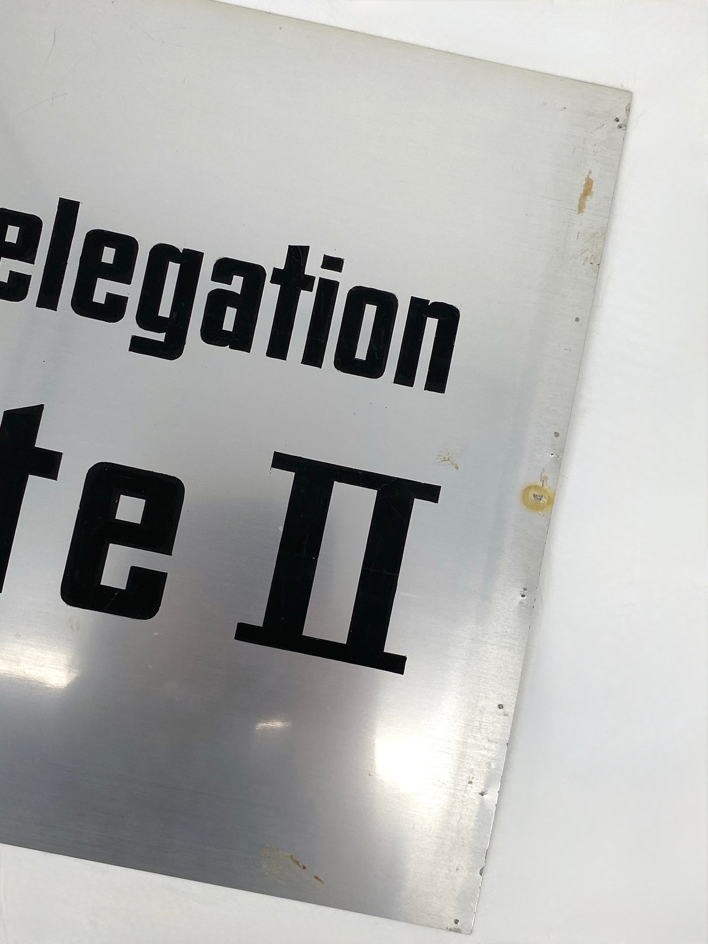 Zwei originale Metallschilder aus der DDR-Zeiten, gemalt