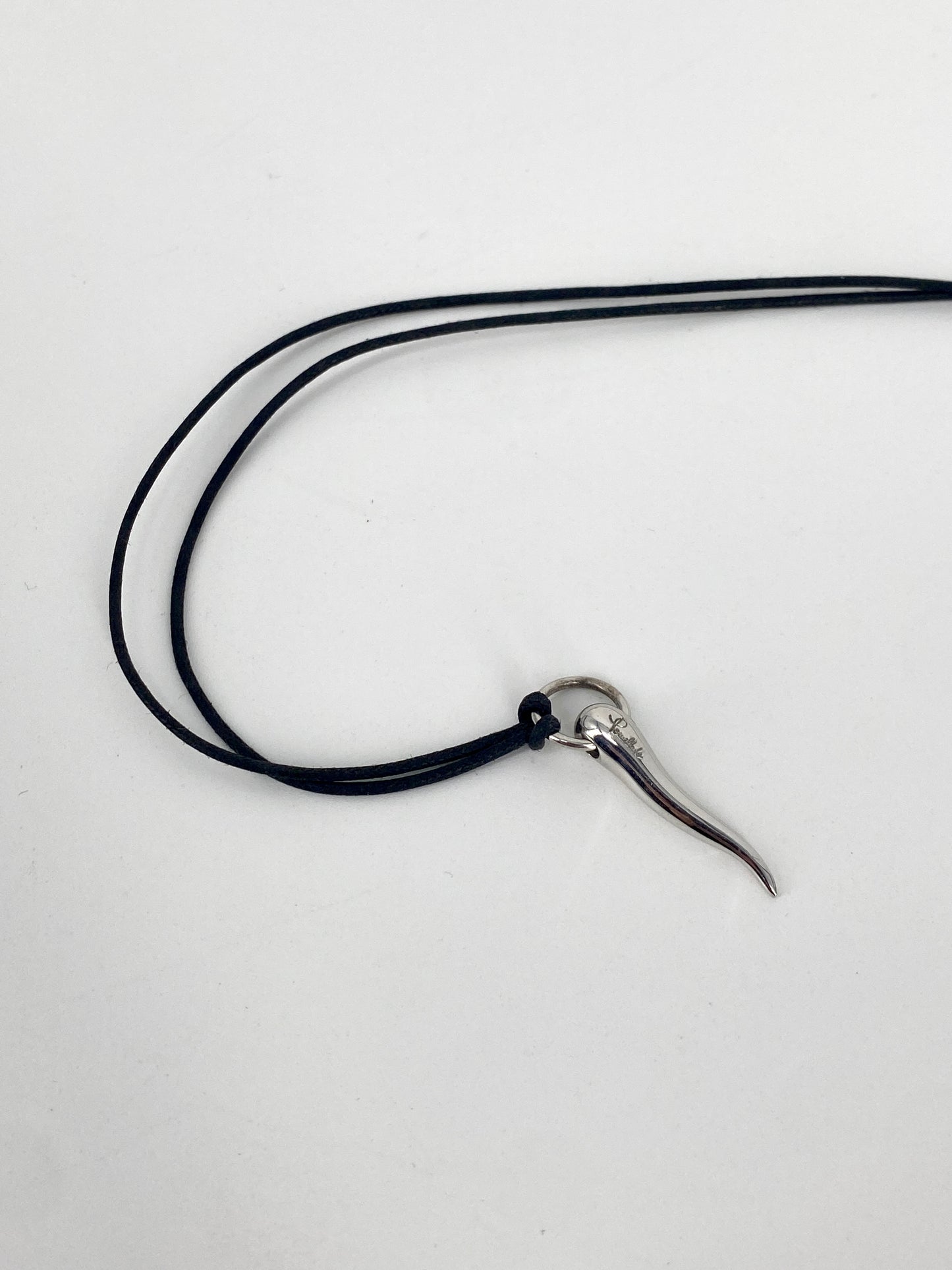 Halskette von Pomellato mit Anhänger aus 925er Silber in Form eines Horn/Zahn