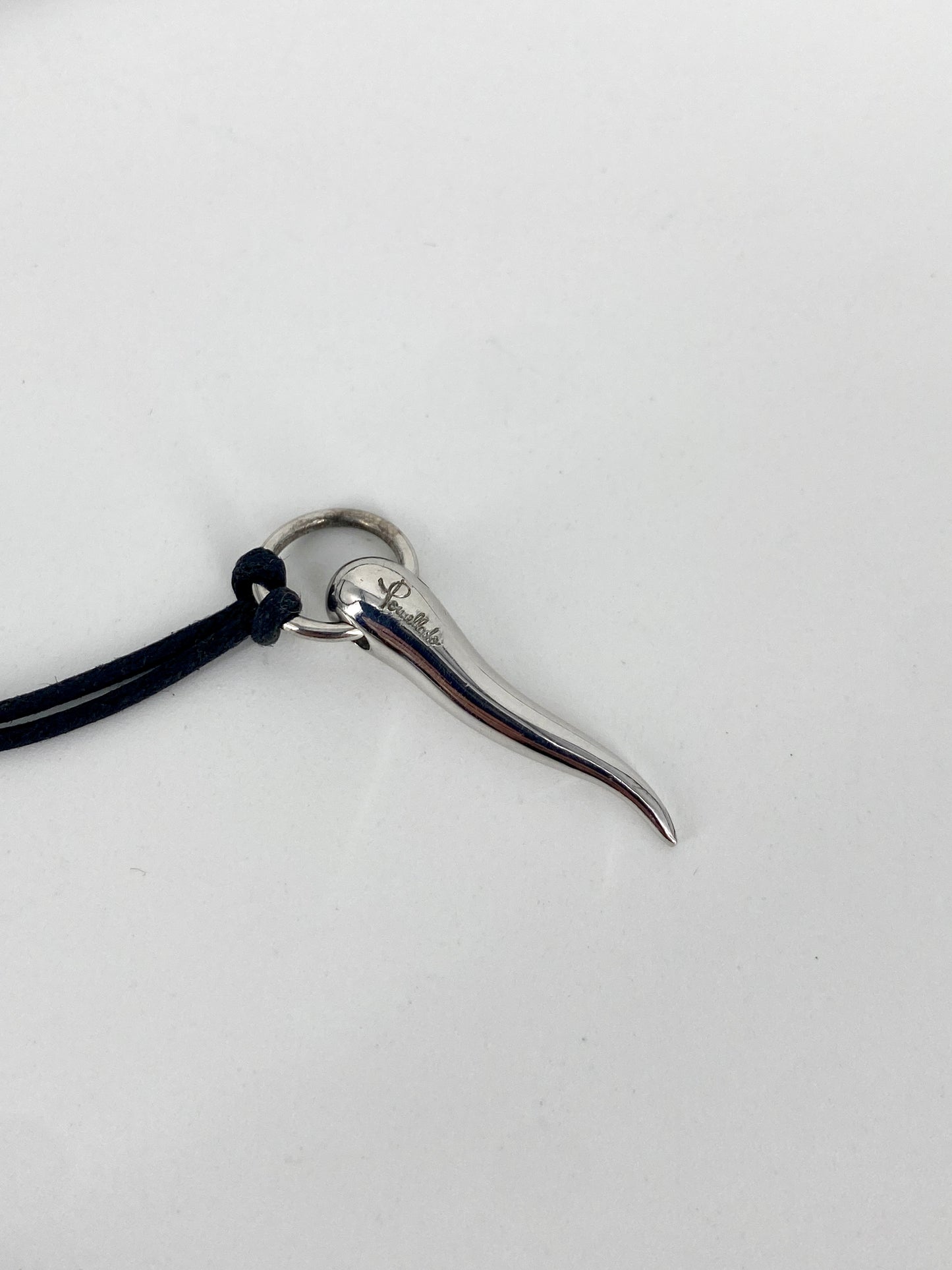 Halskette von Pomellato mit Anhänger aus 925er Silber in Form eines Horn/Zahn