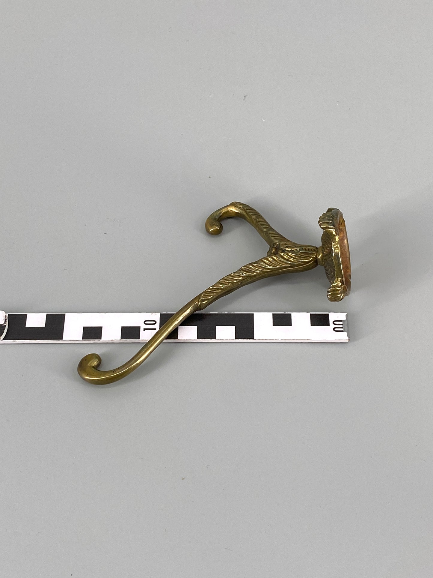 3 Garderobenhaken aus Messing mit Doppelhaken