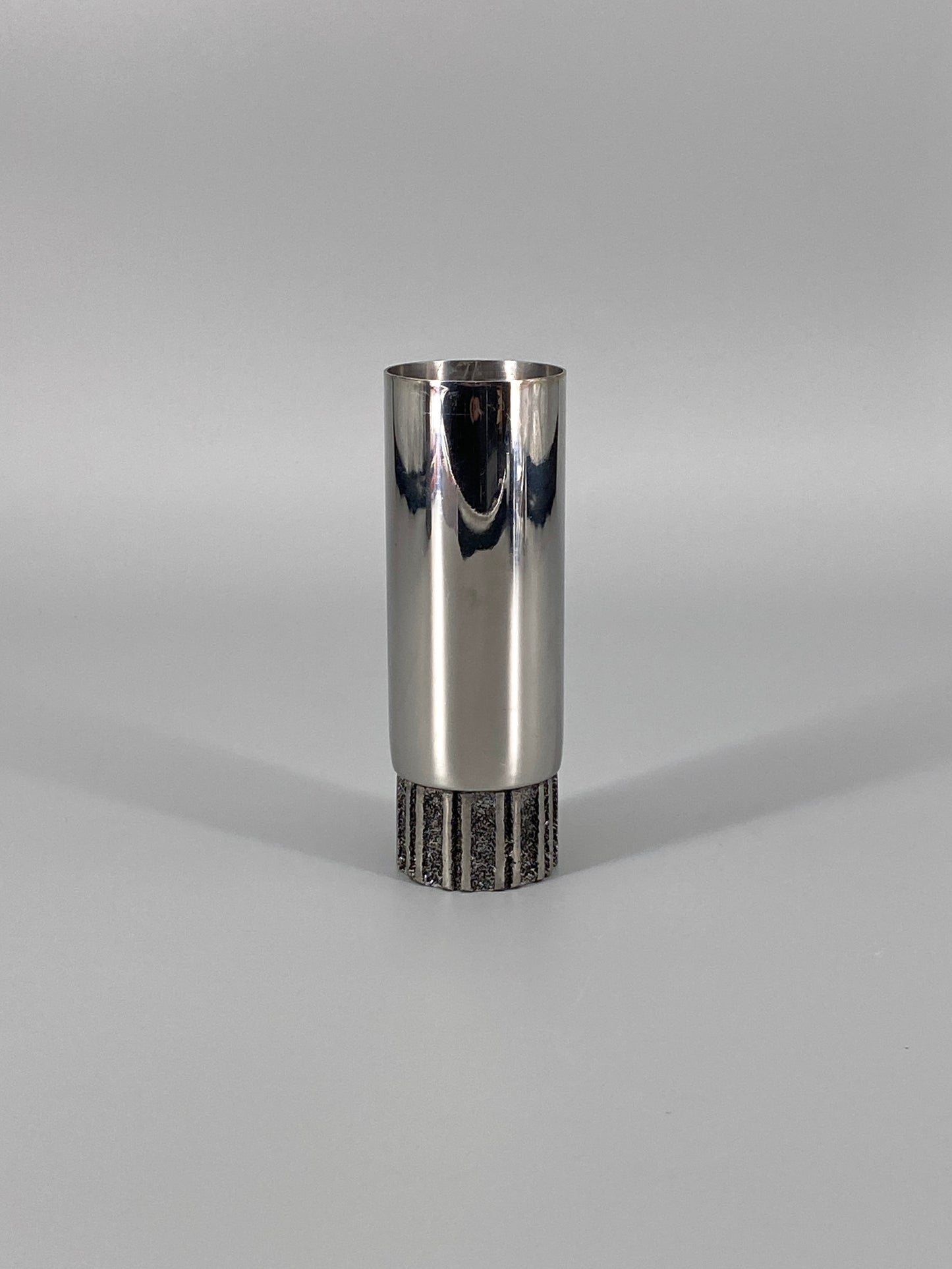 kleine, brutalistische Vase aus Stahl, 70er