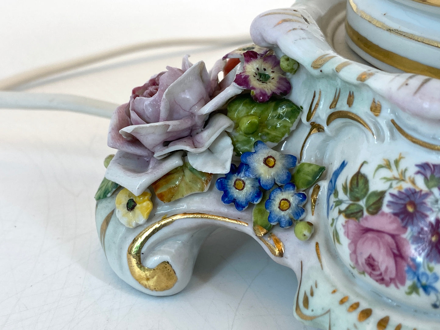 Tischlampe im Barocken Stil aus der Porzellanmaufaktur Sitzendorf, Deutschland,  frühes 20. Jhd.