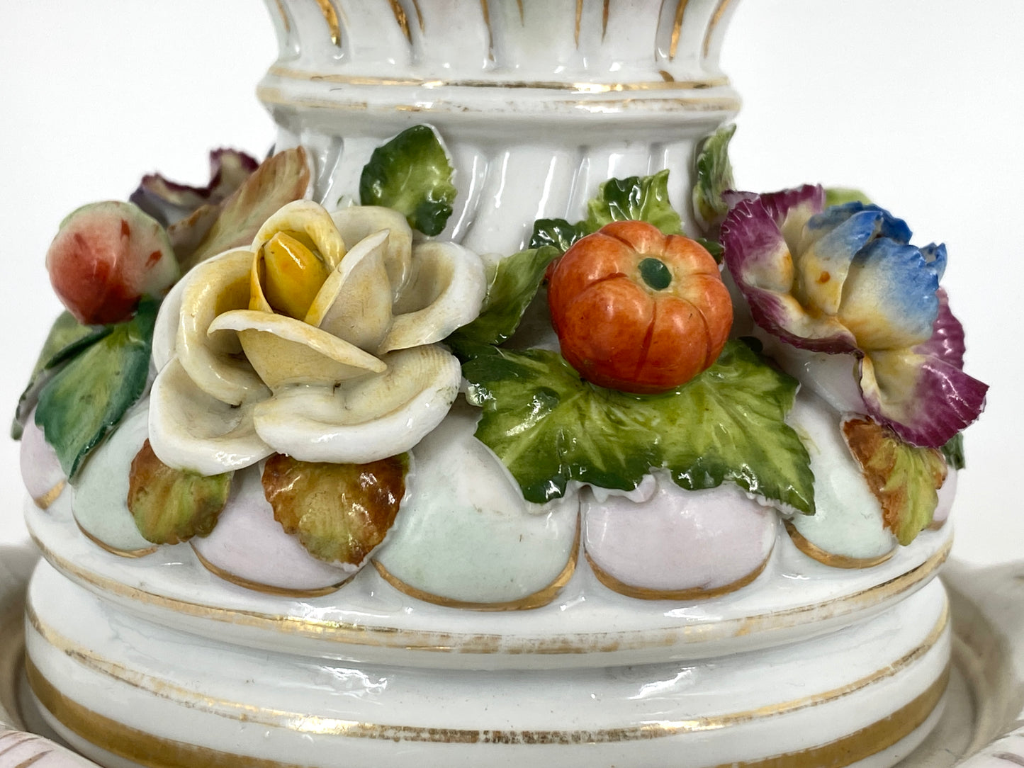 Tischlampe im Barocken Stil aus der Porzellanmaufaktur Sitzendorf, Deutschland,  frühes 20. Jhd.