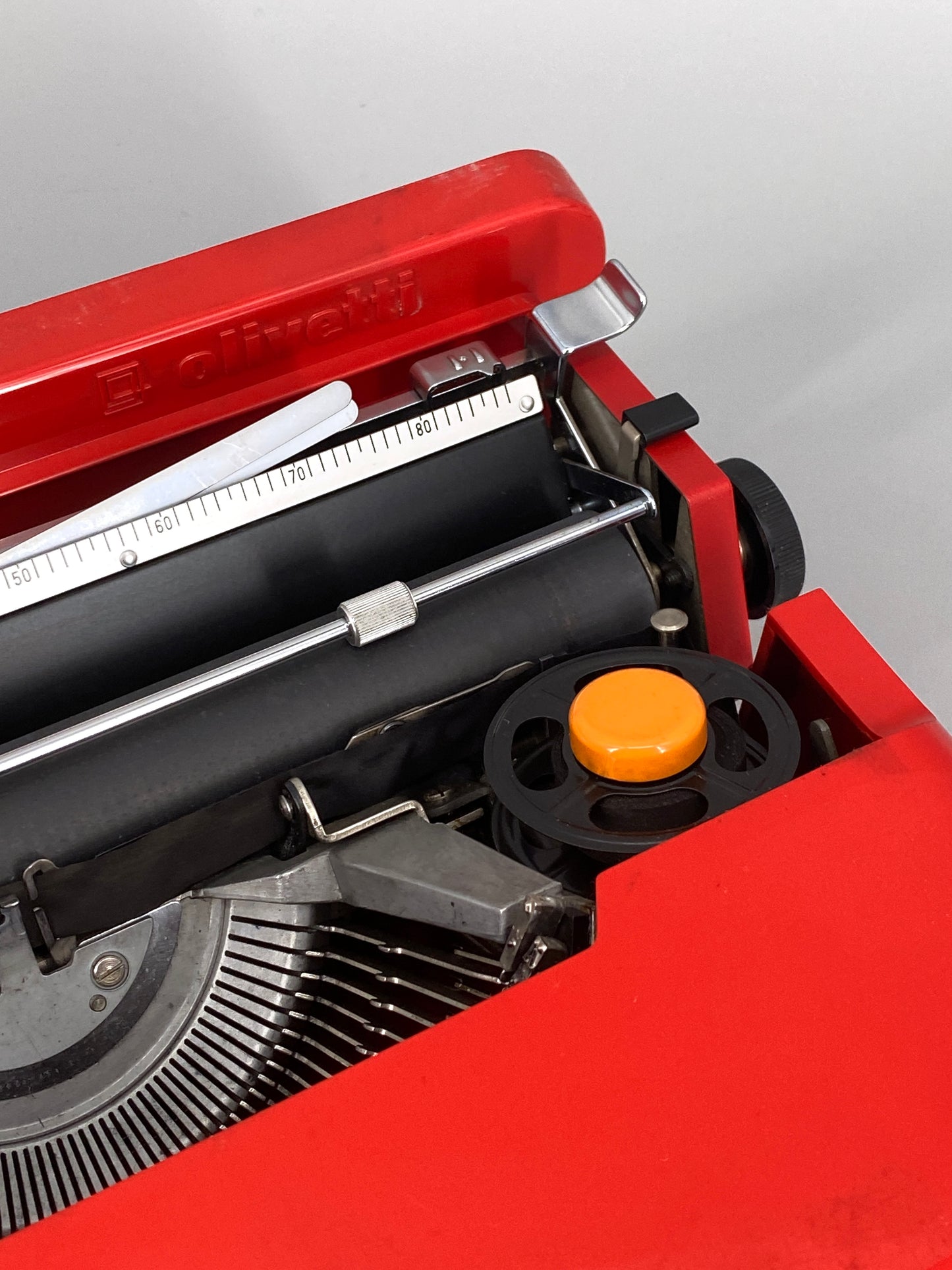 rote Schreibmaschine "Valentine" E. Sottsass und P. King für Olivetti, Italien, 70er