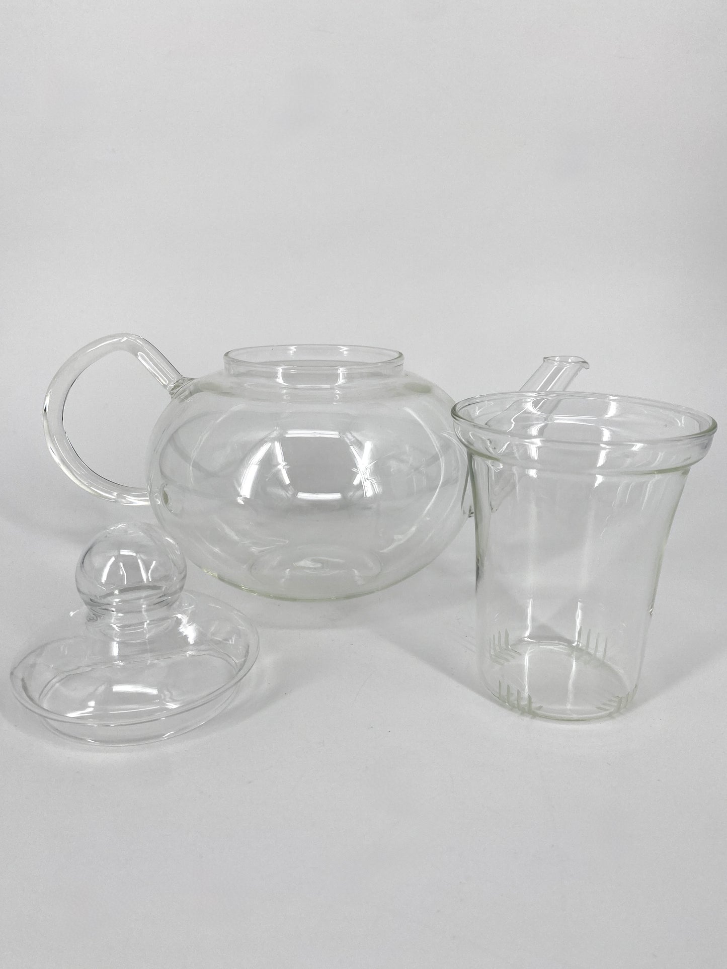 Teekanne Jenaer Glas von W. Wagenfeld, Deutschland