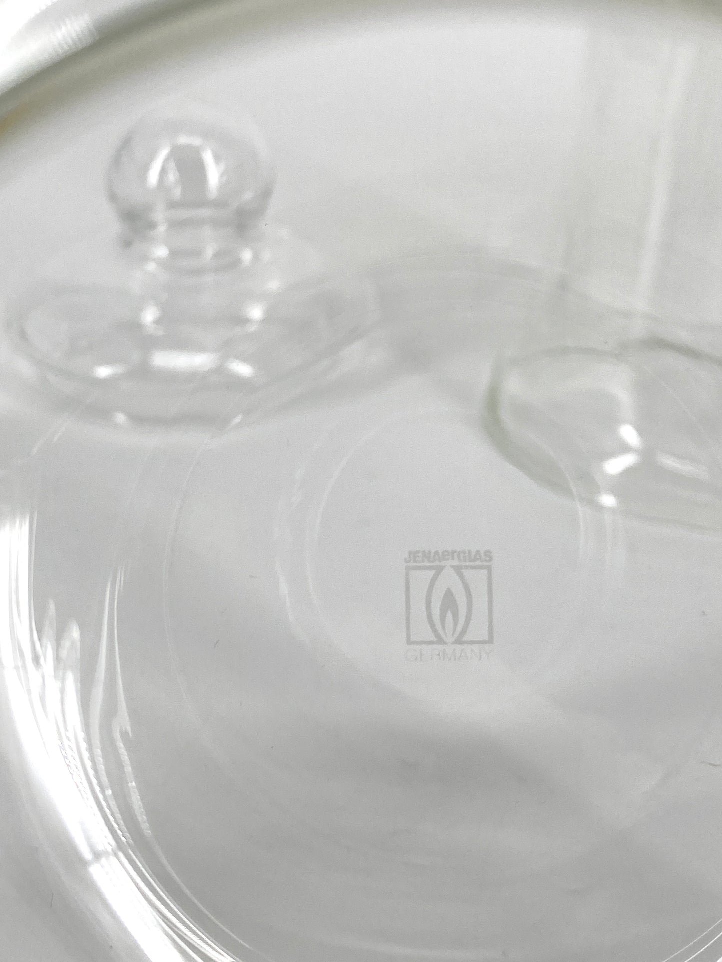 Teekanne Jenaer Glas von W. Wagenfeld, Deutschland