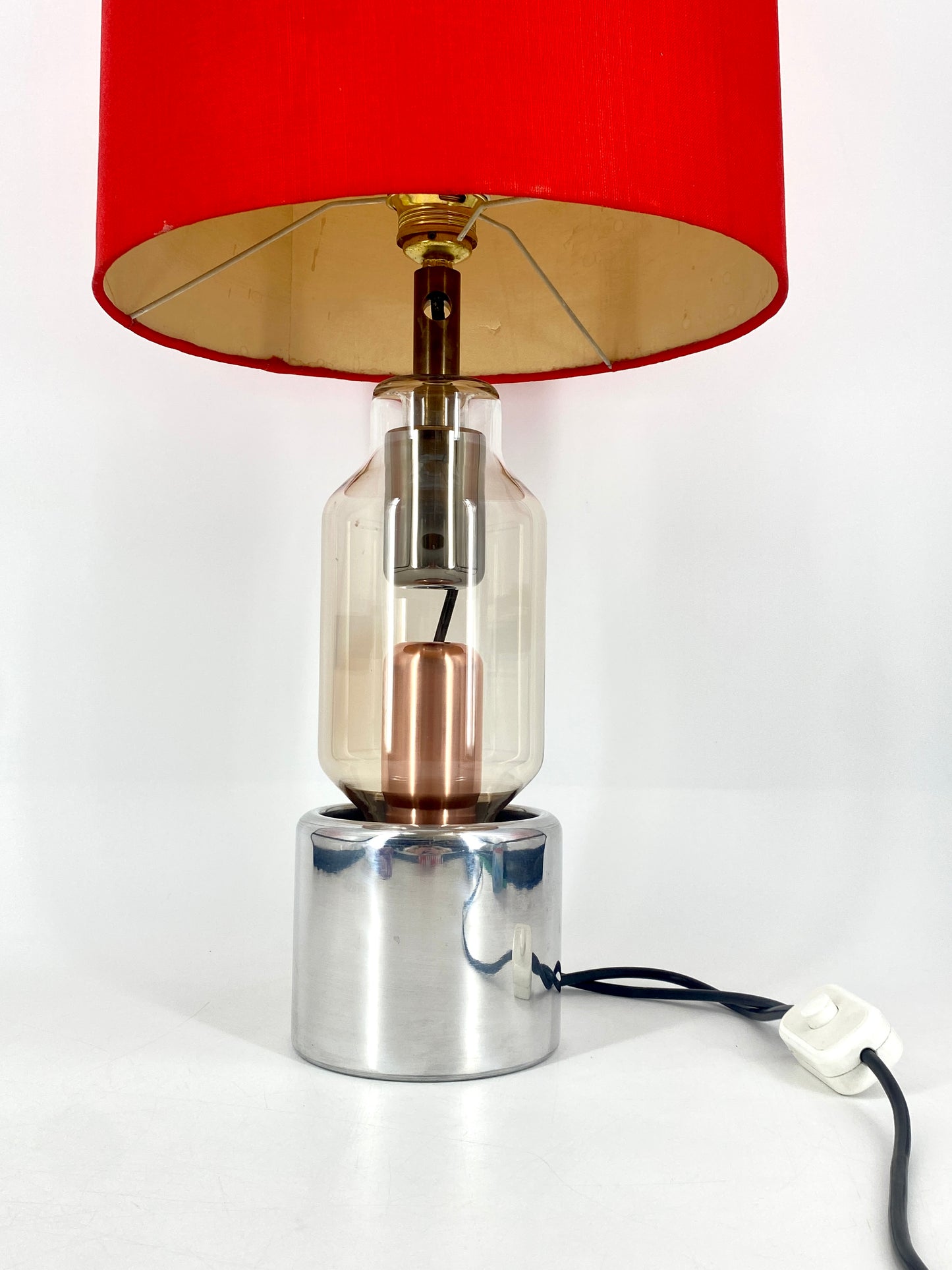 Tischlampe aus Röntgenröhre mit rotem Stoffschirm