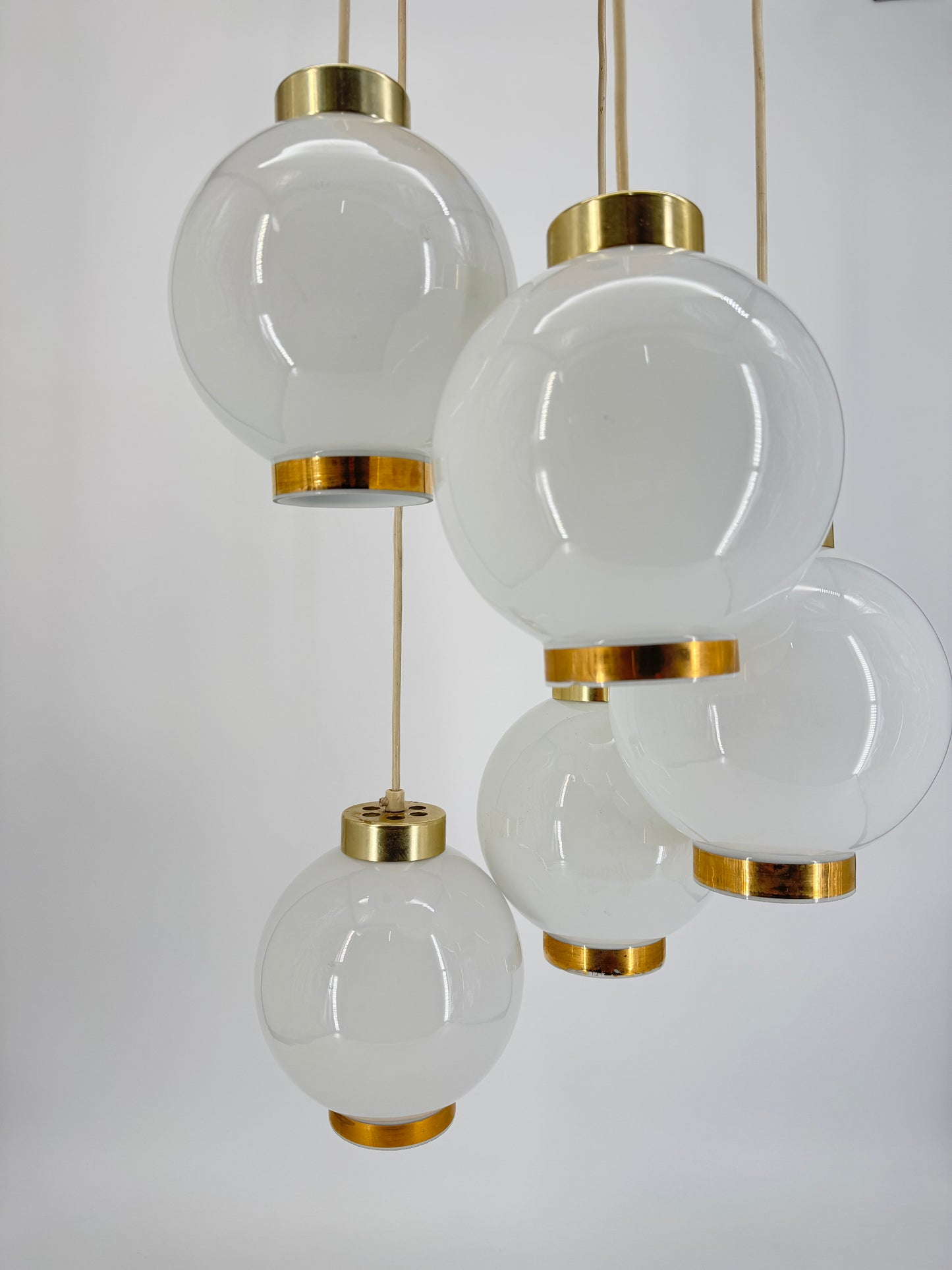Pendelleuchte, 5x weiße Glaskugeln 60er Jahre