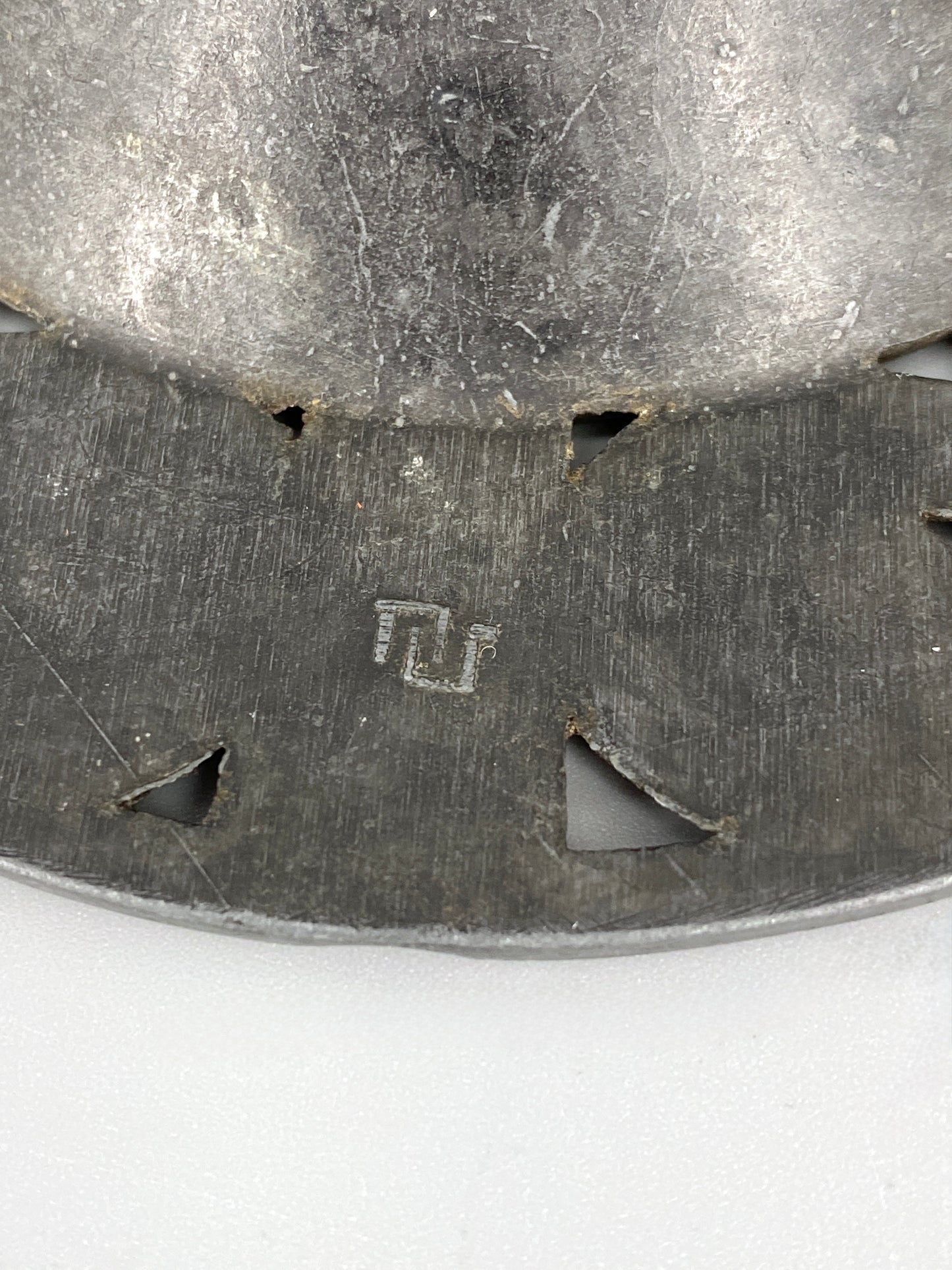 Jugendstil Aschenbecher aus Zinn, 20. Jahrhundert