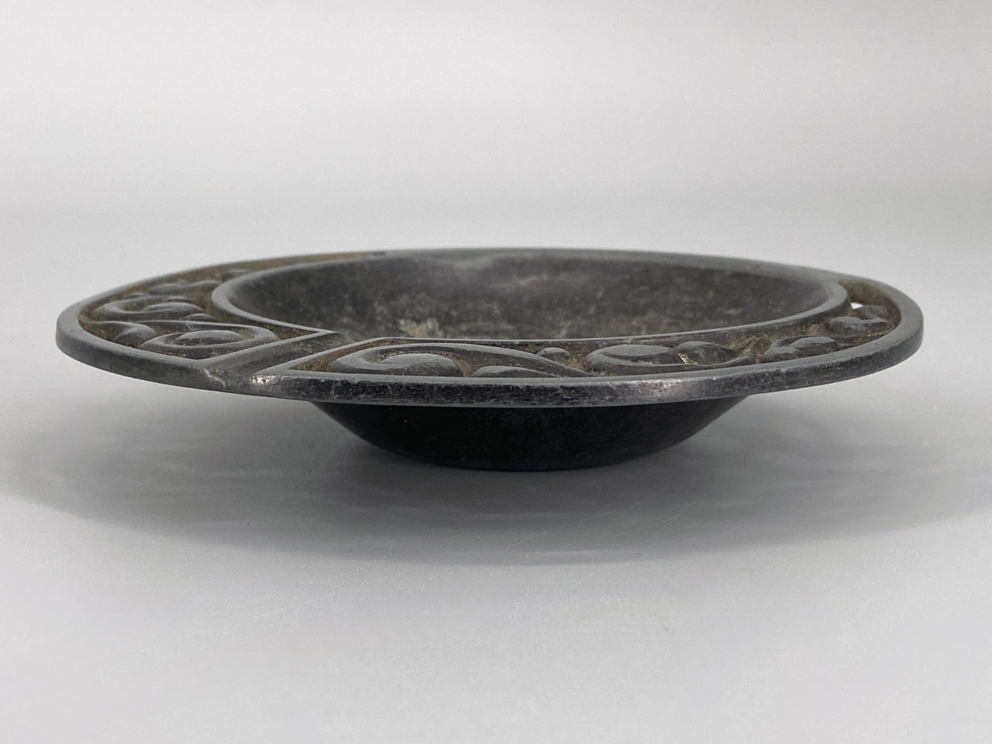 Jugendstil Aschenbecher aus Zinn, 20. Jahrhundert
