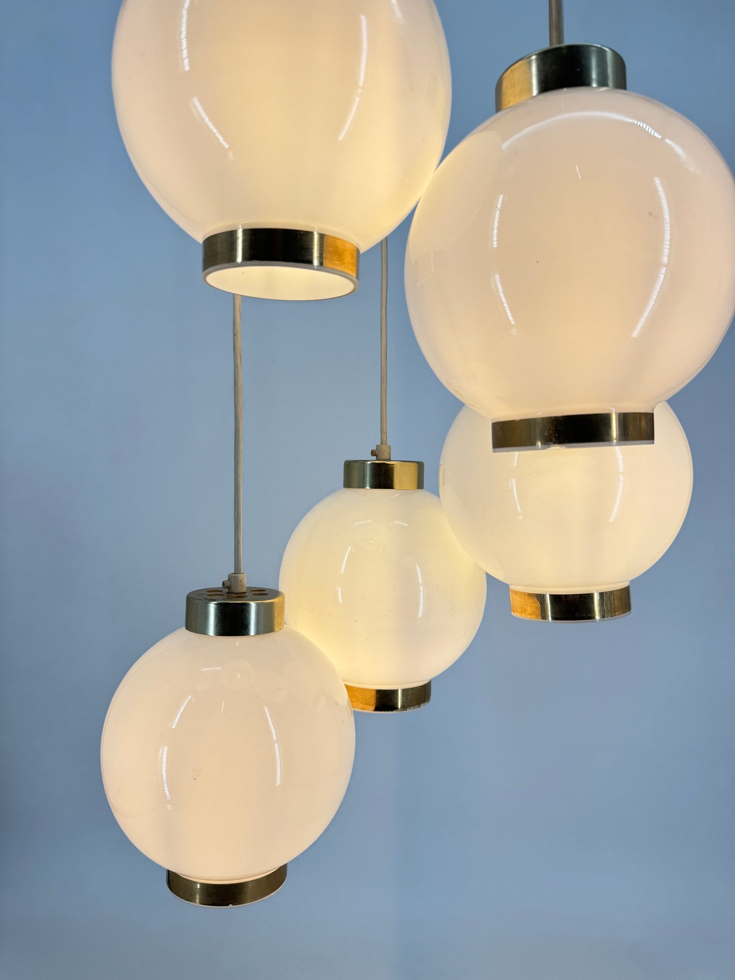 Pendelleuchte, 5x weiße Glaskugeln 60er Jahre