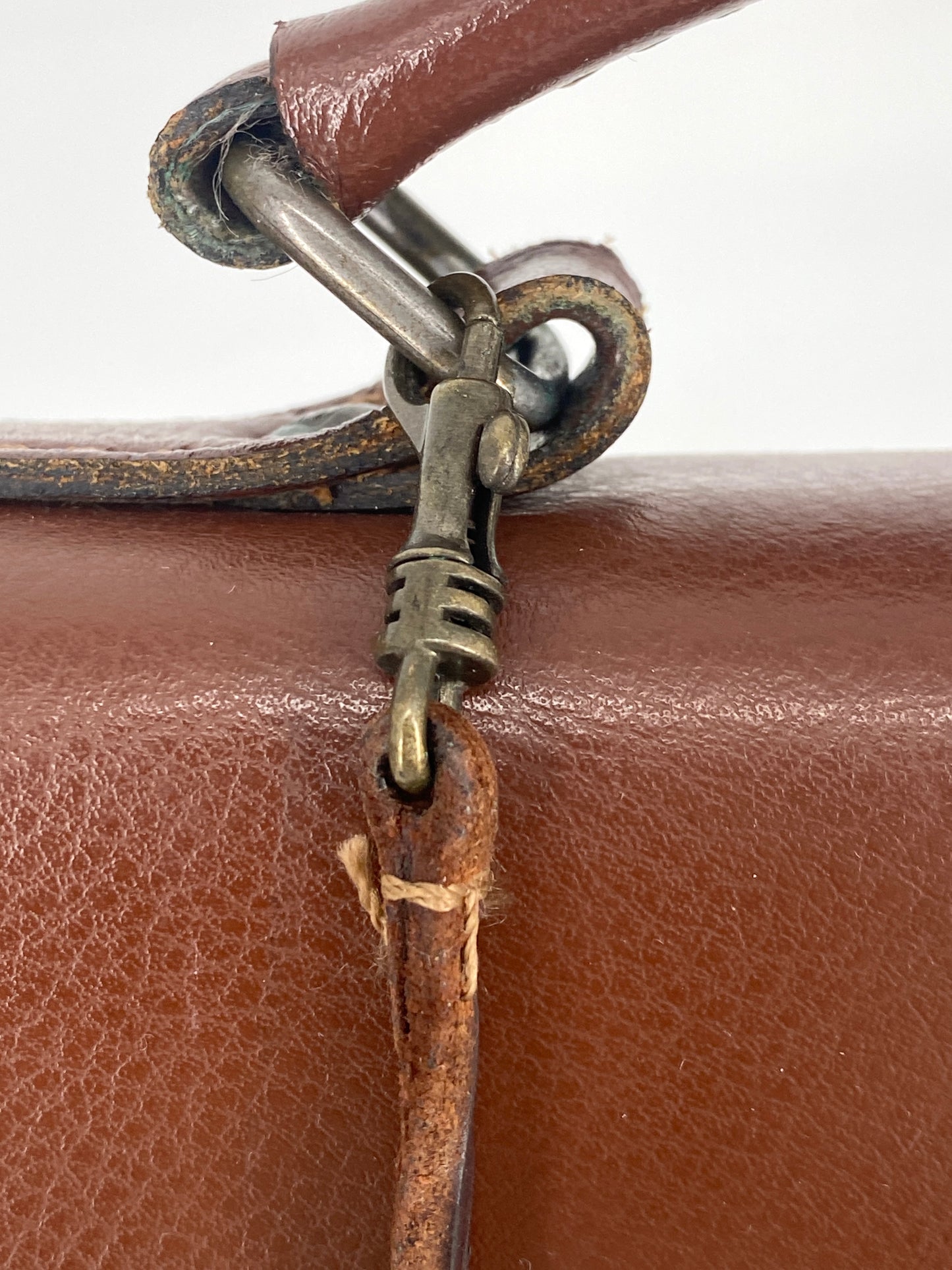 Leder- und Aktentasche, hochwertig. Verschliessbar, mit Tragegriff und vielen Taschen.