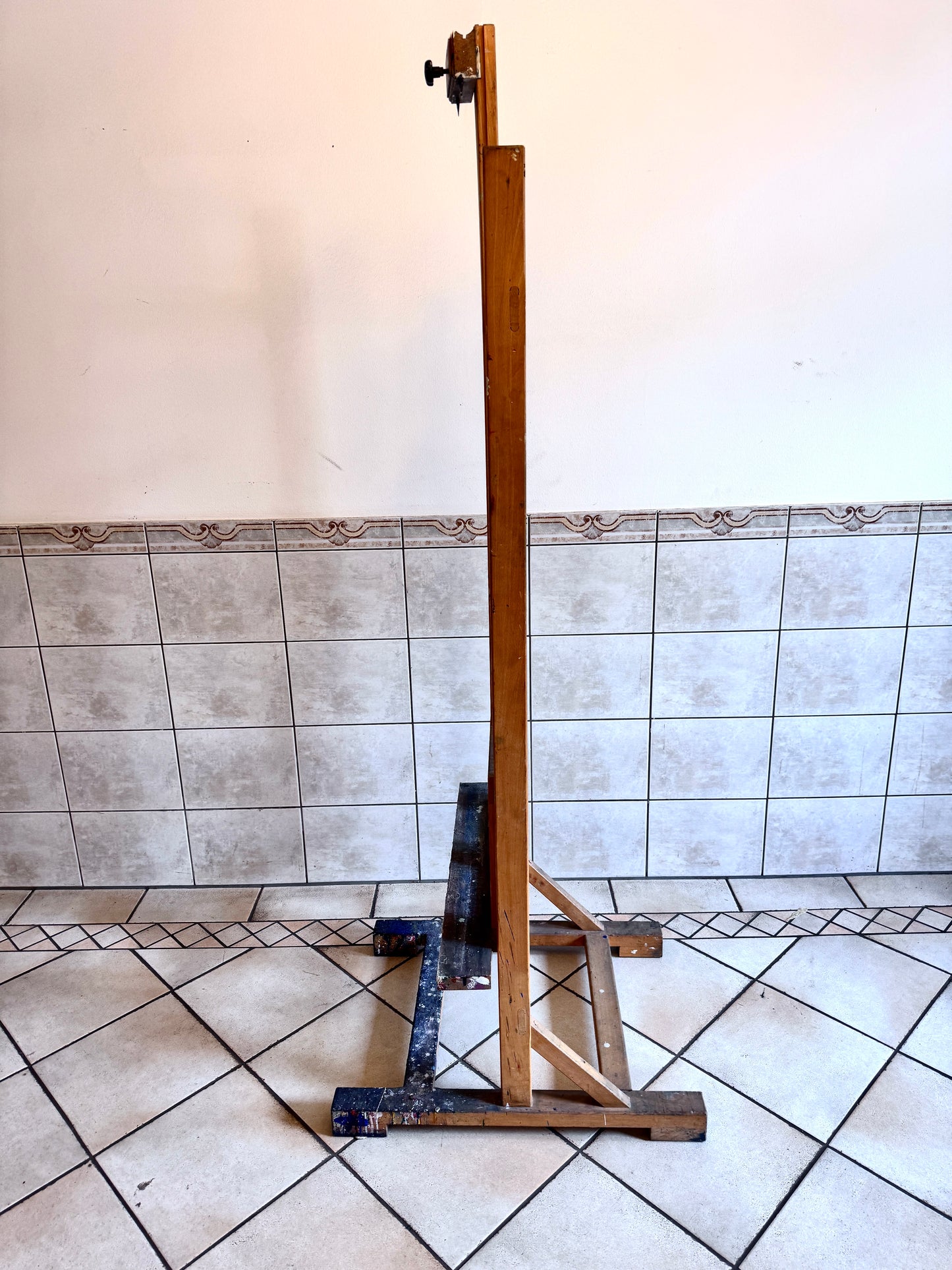 Massive Staffelei 150 cm Formathöhe, Höhenverstellbar