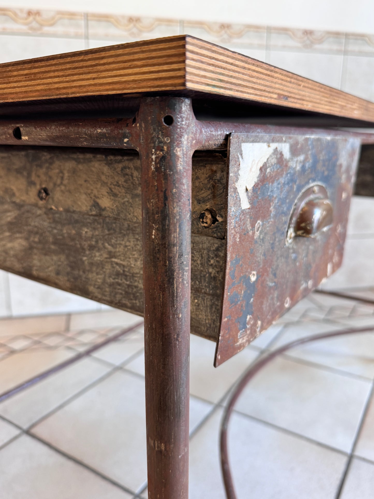 Industriedesign, Schreibtisch,Arbeitstisch, Eisen, 60er Jahre