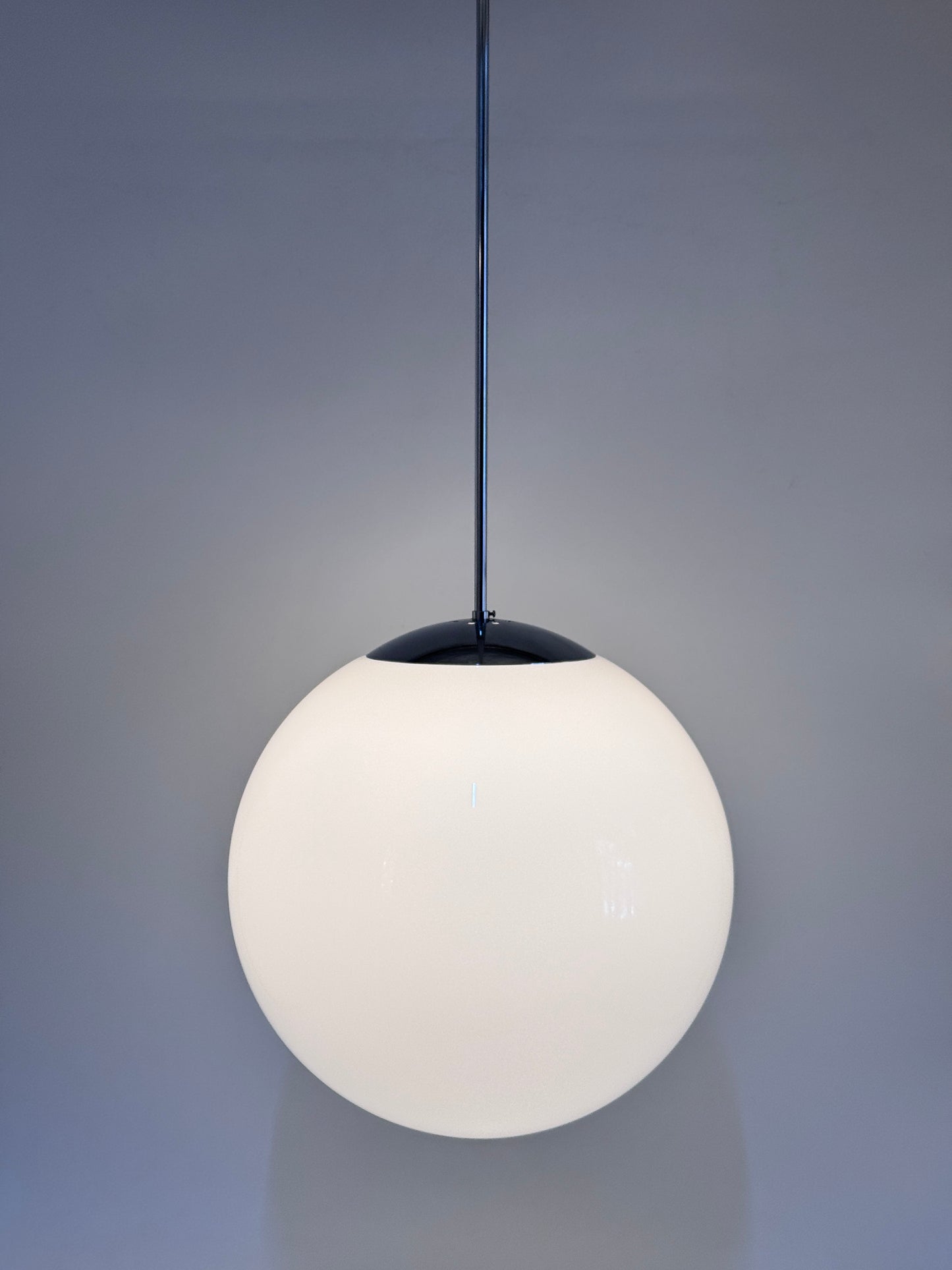 Tecnolumen, Bauhaus, Kugellampe, opalglas, Chrom, 70er