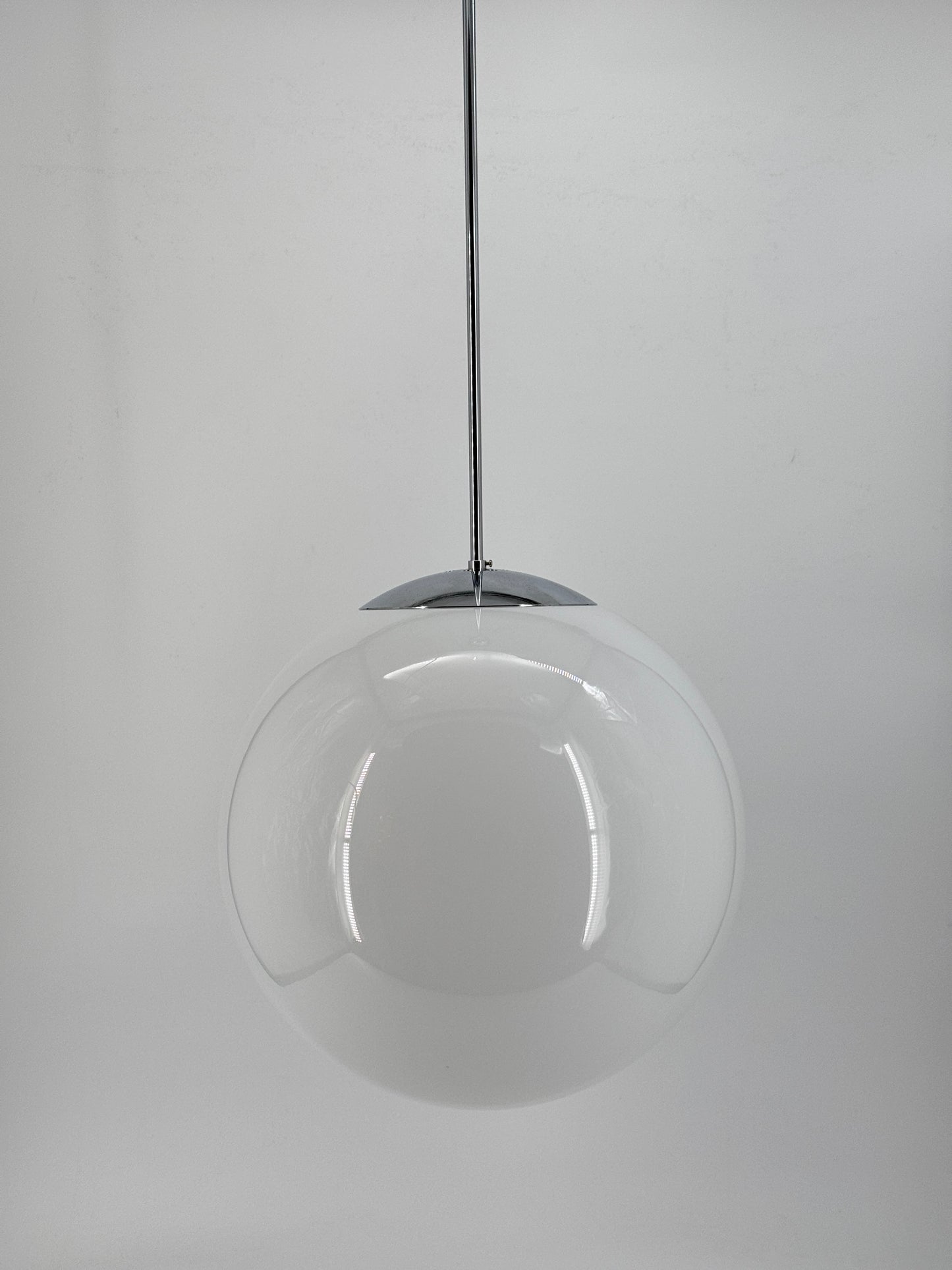 Tecnolumen, Bauhaus, Kugellampe, opalglas, Chrom, 70er