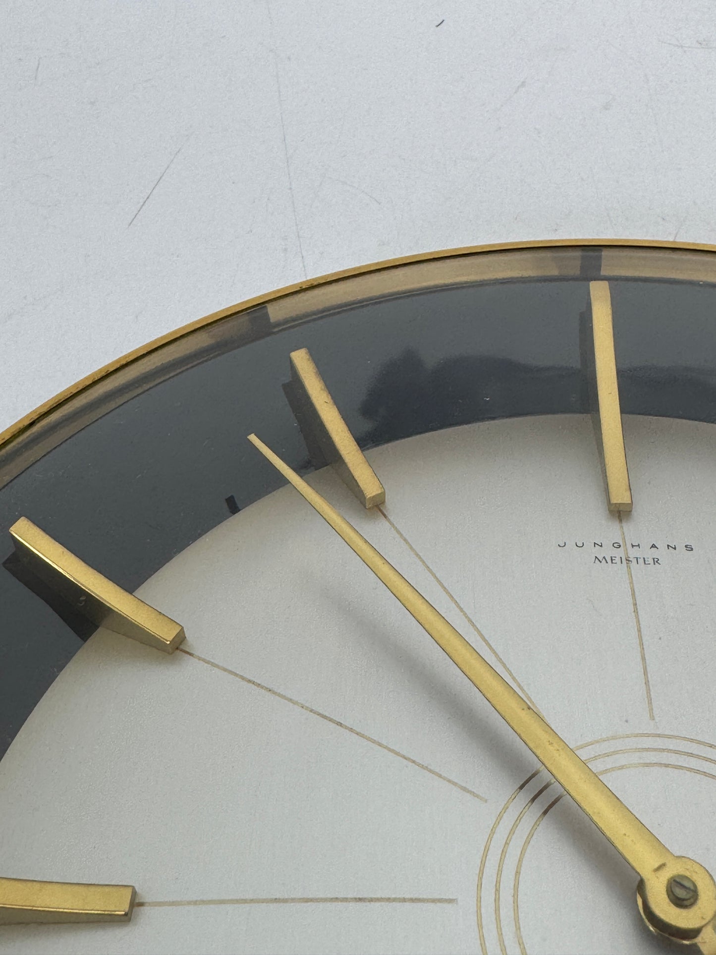 Eine Junghans Meister Tischuhr aus Messing, Deutschland 50er Jahre