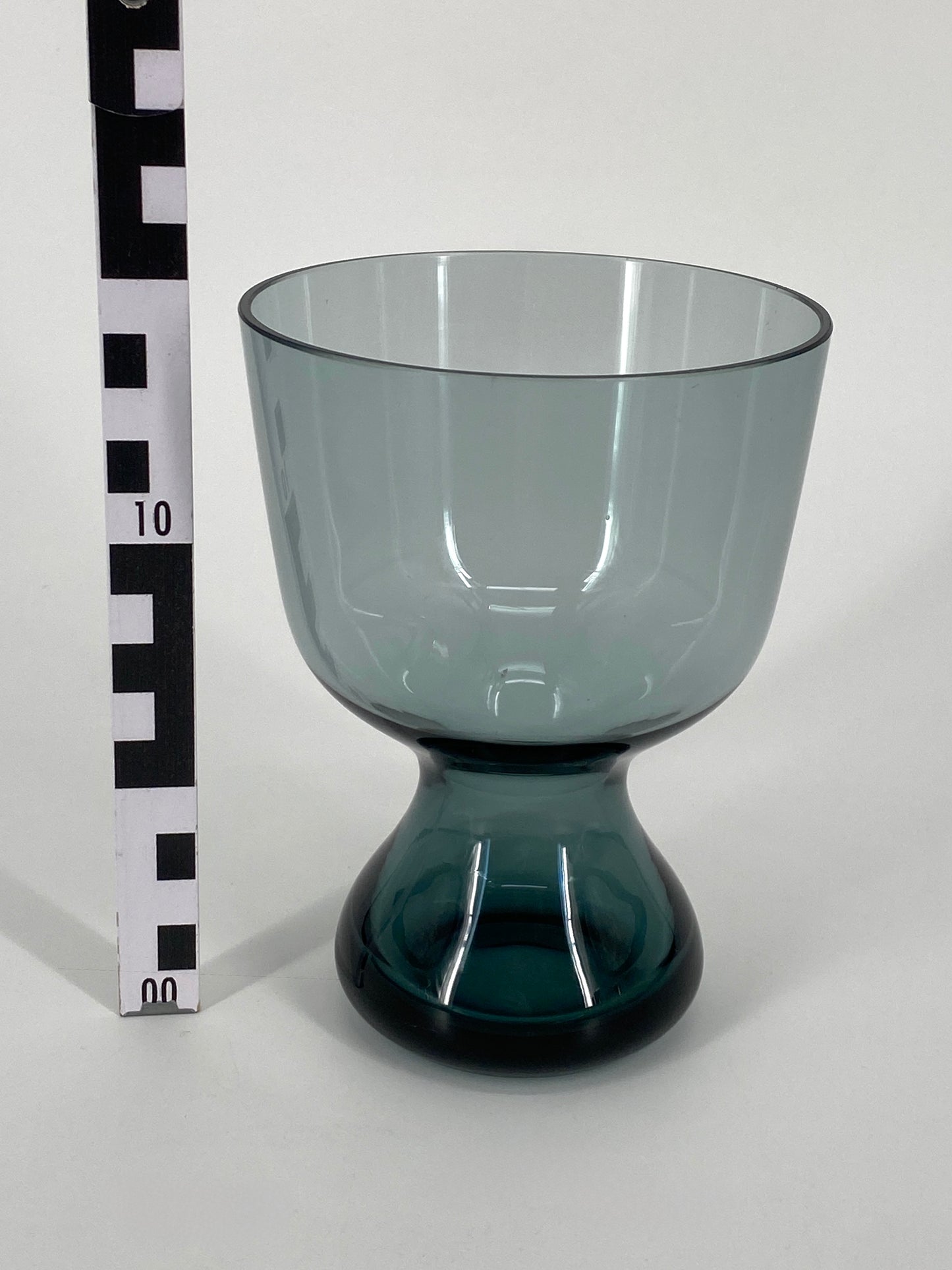 Glas Vase von Wilhelm Wagenfeld für WMF, schmale Silhoutte, Deutschland, 60er
