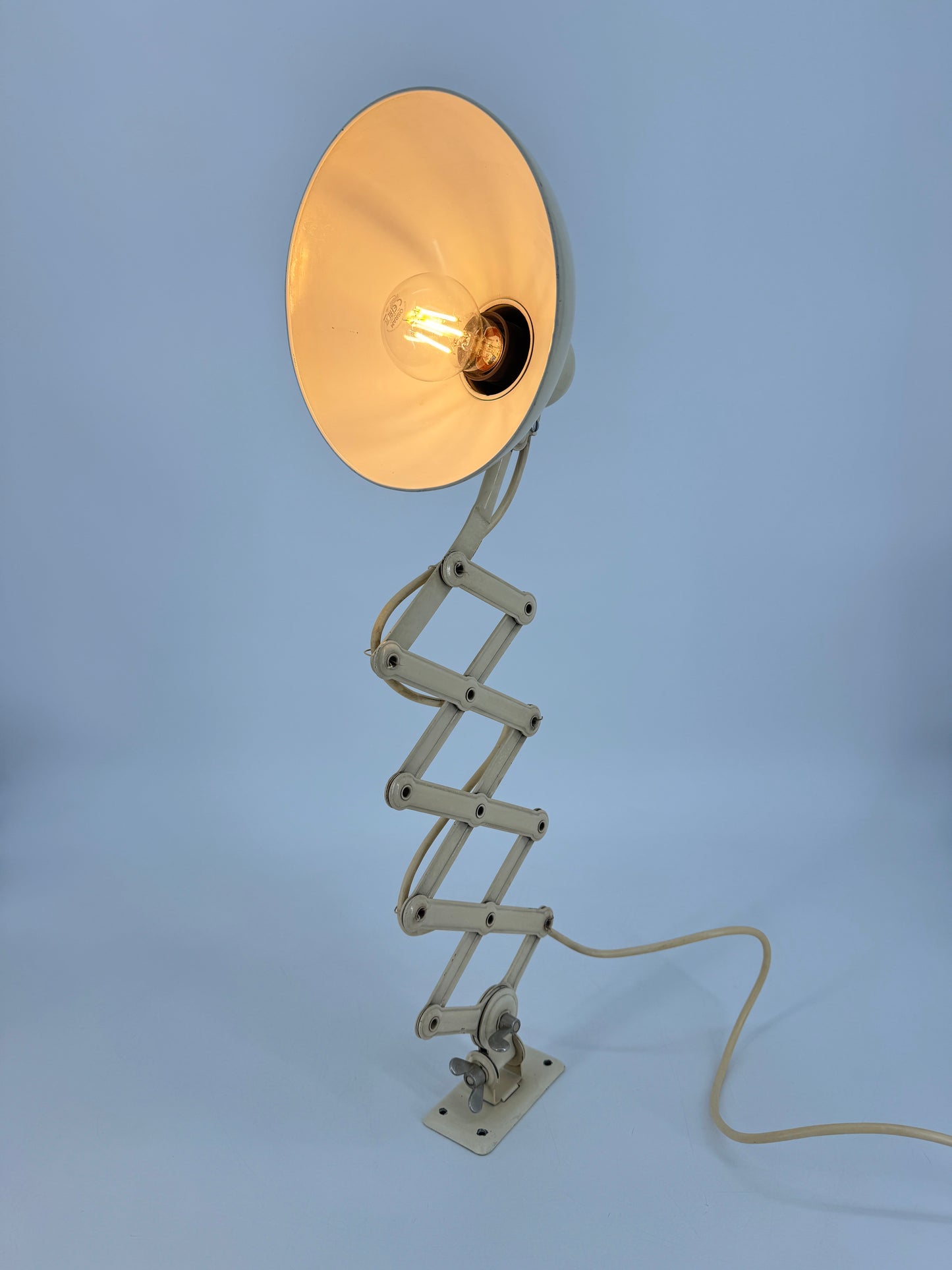 Kaiser Scherenlampe Bauhaus Modell 6718 Weiß