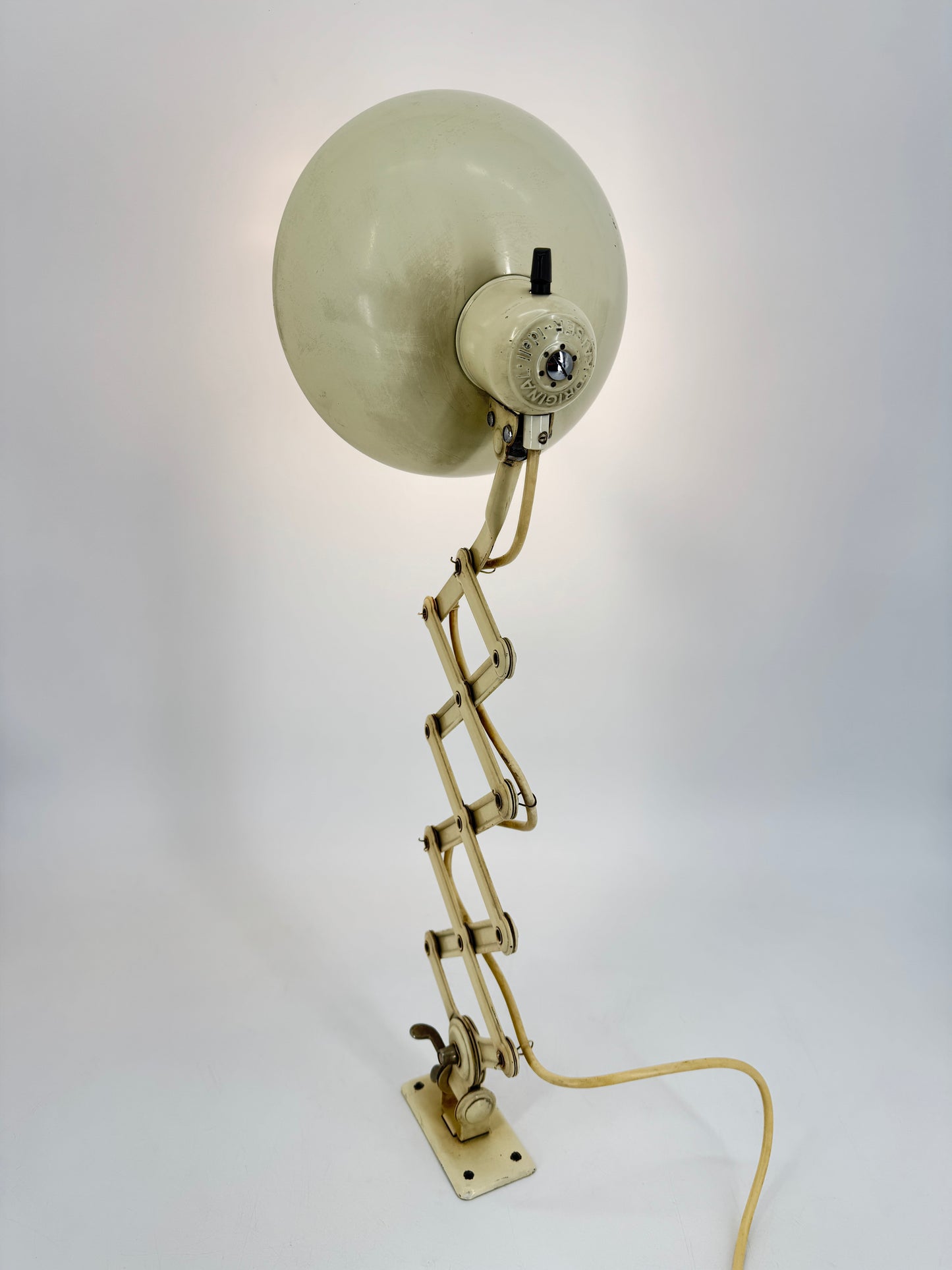 Kaiser Scherenlampe Bauhaus Modell 6718 Weiß