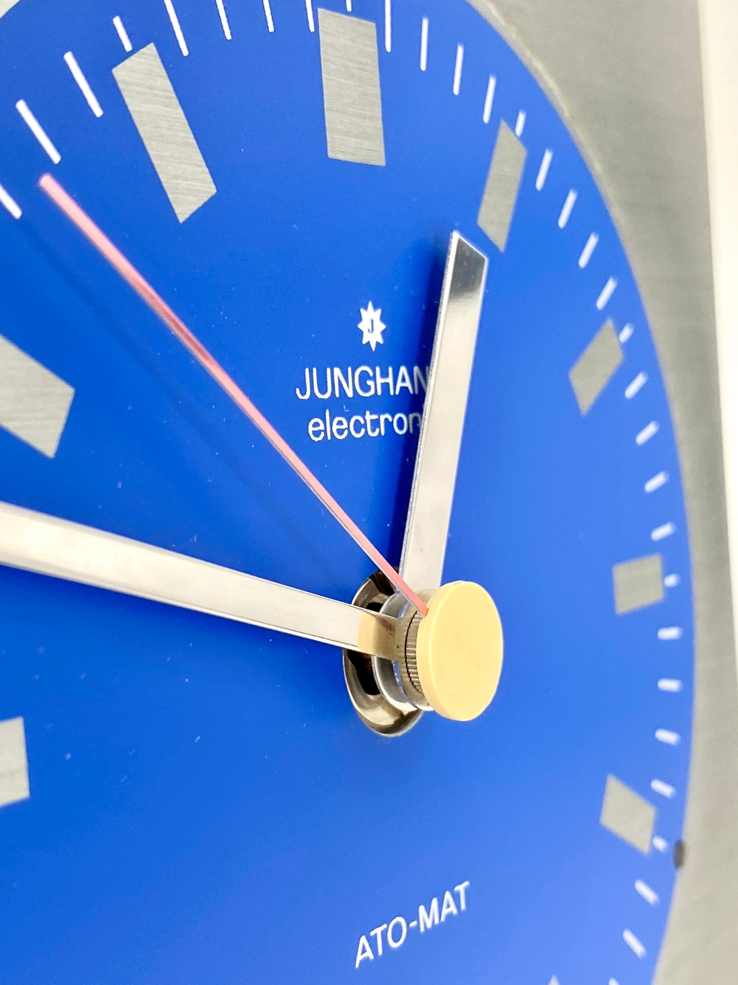 Tisch- oder Kaminuhr "Ato-Mat" von Junghans