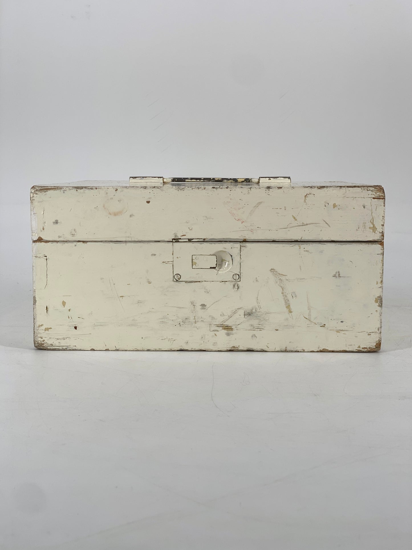 Holzbox mit Unterteilungen, weiß bemalt mit Patina