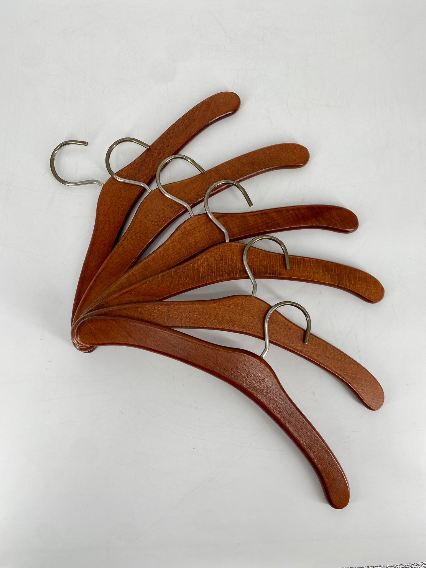 Vintage Kleiderbügel aus Holz, Mid Century