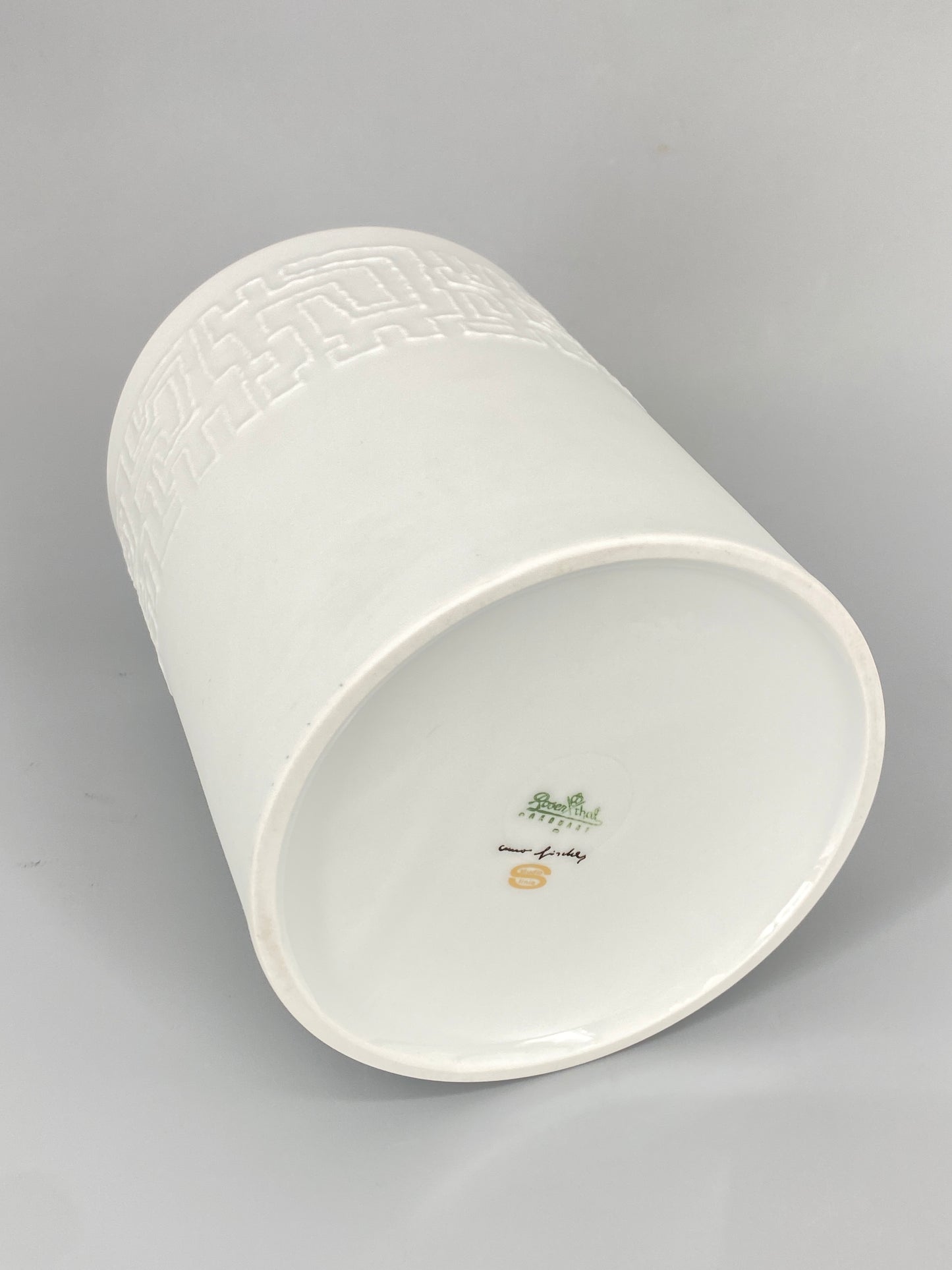 Vase mit abstraktem Reliefdekor von Cuno Fischer für Rosenthal aus Bisquitporzellan