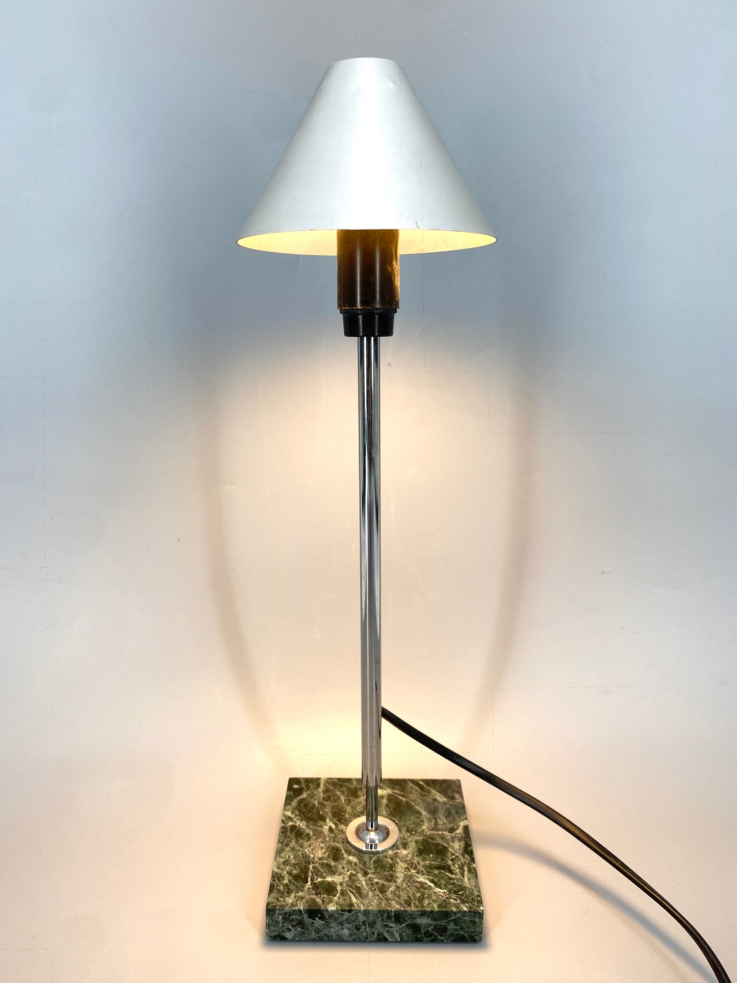 Tischlampe "GIRA" entworfen von Josep Maria Massana und Josep Maria Tremoleda  für Mobles 114, Barcelona, Spanien