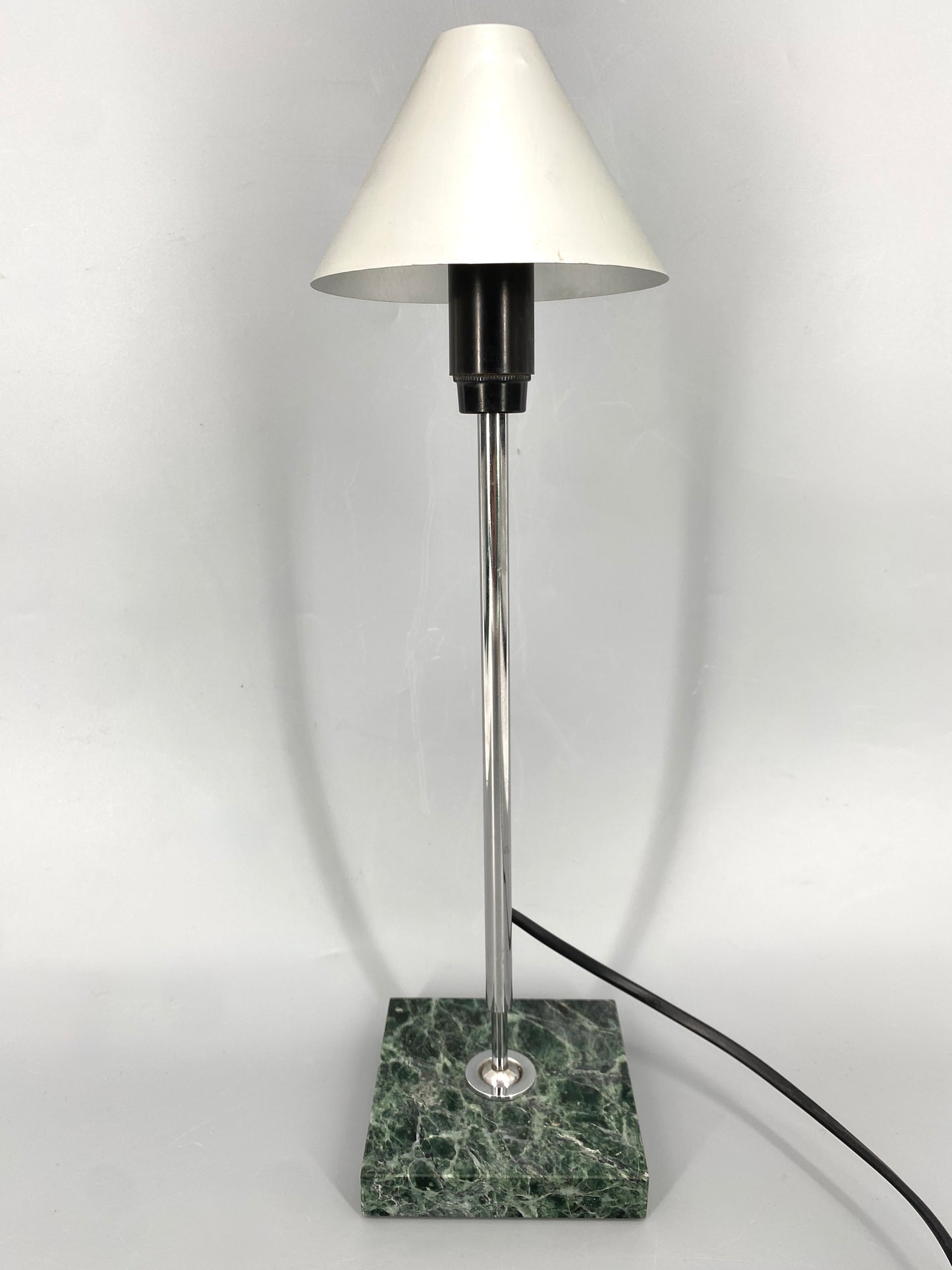 Tischlampe "GIRA" entworfen von Josep Maria Massana und Josep Maria Tremoleda  für Mobles 114, Barcelona, Spanien