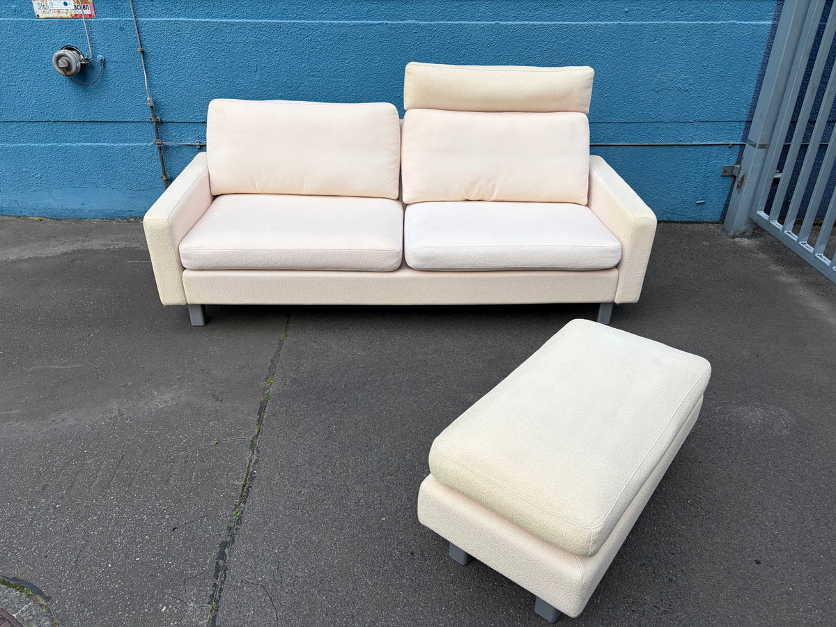 Kompakter 3-Sitzer Sofa "Consenta" mit Fusshocker von COR, Deutschland