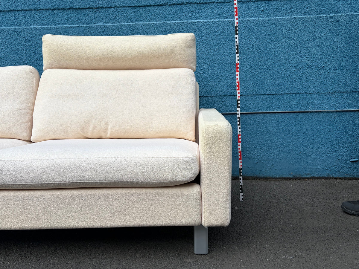 Kompakter 3-Sitzer Sofa "Consenta" mit Fusshocker von COR, Deutschland