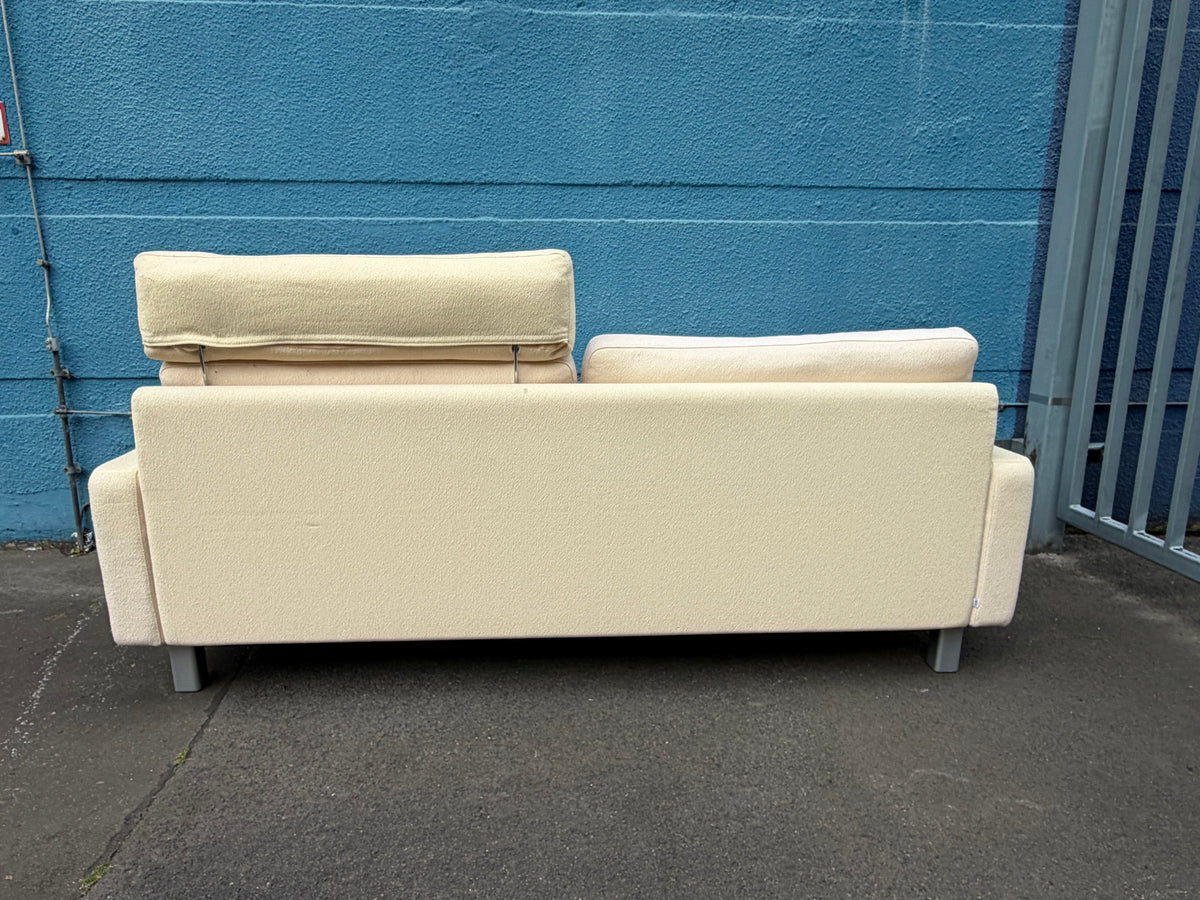 Kompakter 3-Sitzer Sofa "Consenta" mit Fusshocker von COR, Deutschland