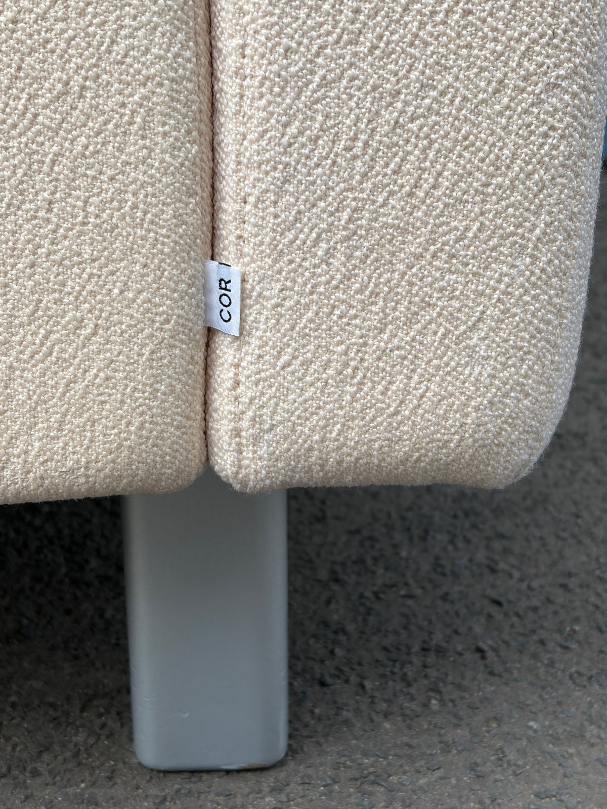 Kompakter 3-Sitzer Sofa "Consenta" mit Fusshocker von COR, Deutschland