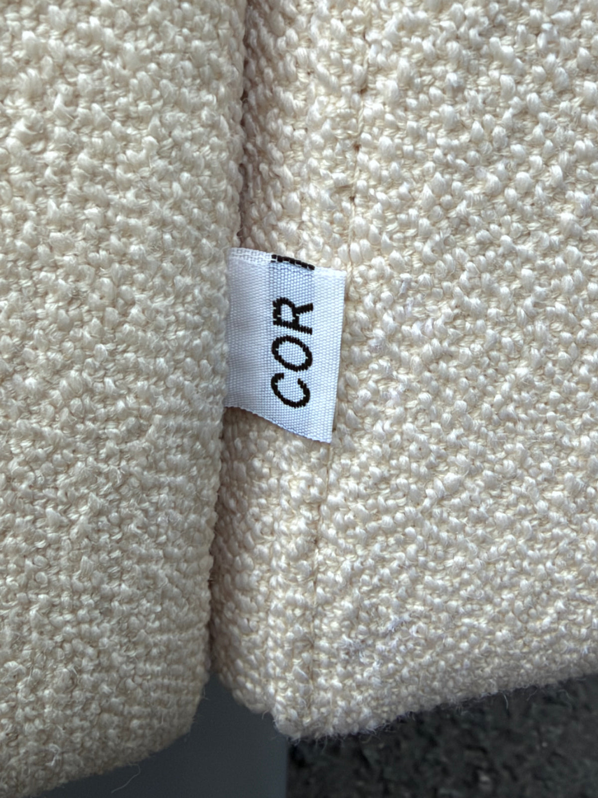 Kompakter 3-Sitzer Sofa "Consenta" mit Fusshocker von COR, Deutschland