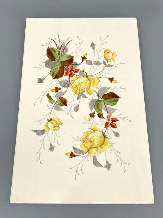 Große, bemalte Fliesenplatte mit einer Blumenkomposition, Jugendstil um 1900